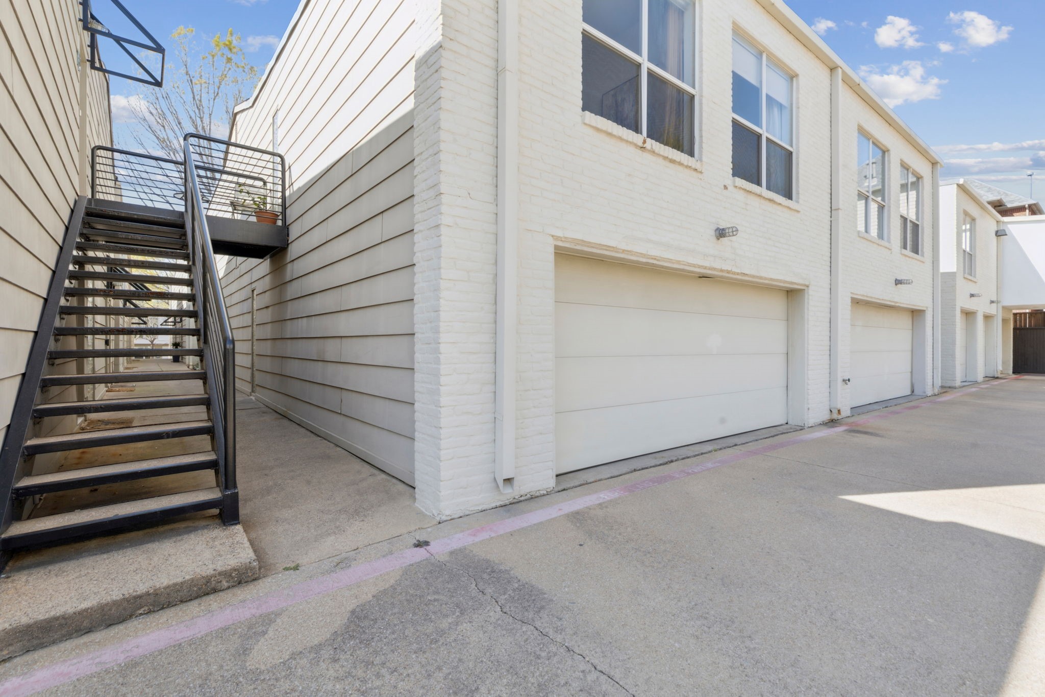 4134 Travis Street 13