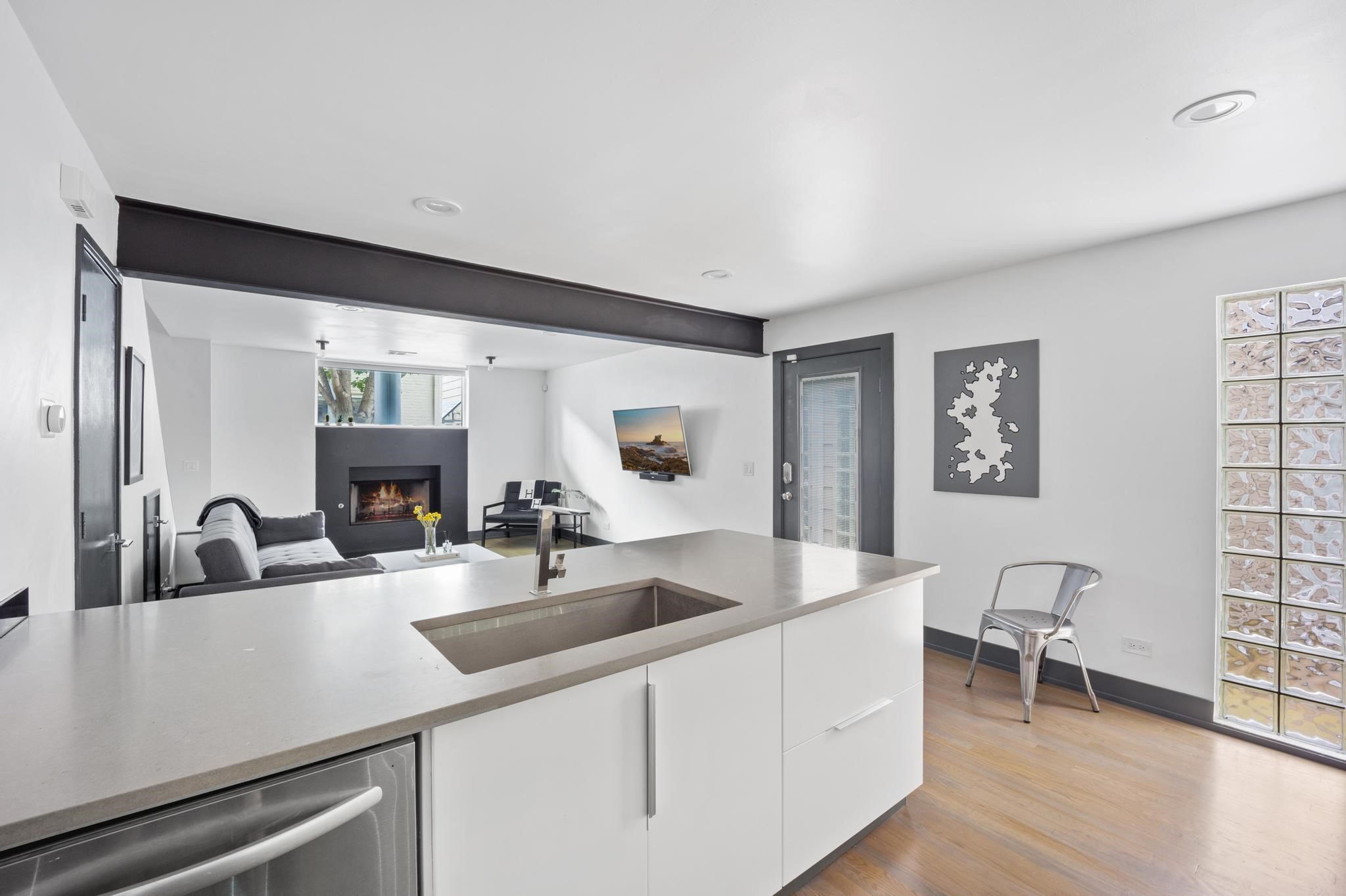4134 Travis Street 11