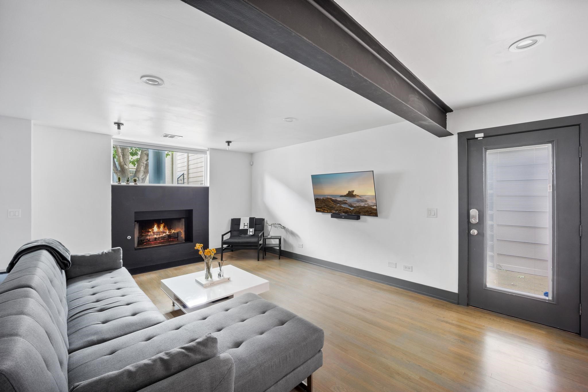 4134 Travis Street 11