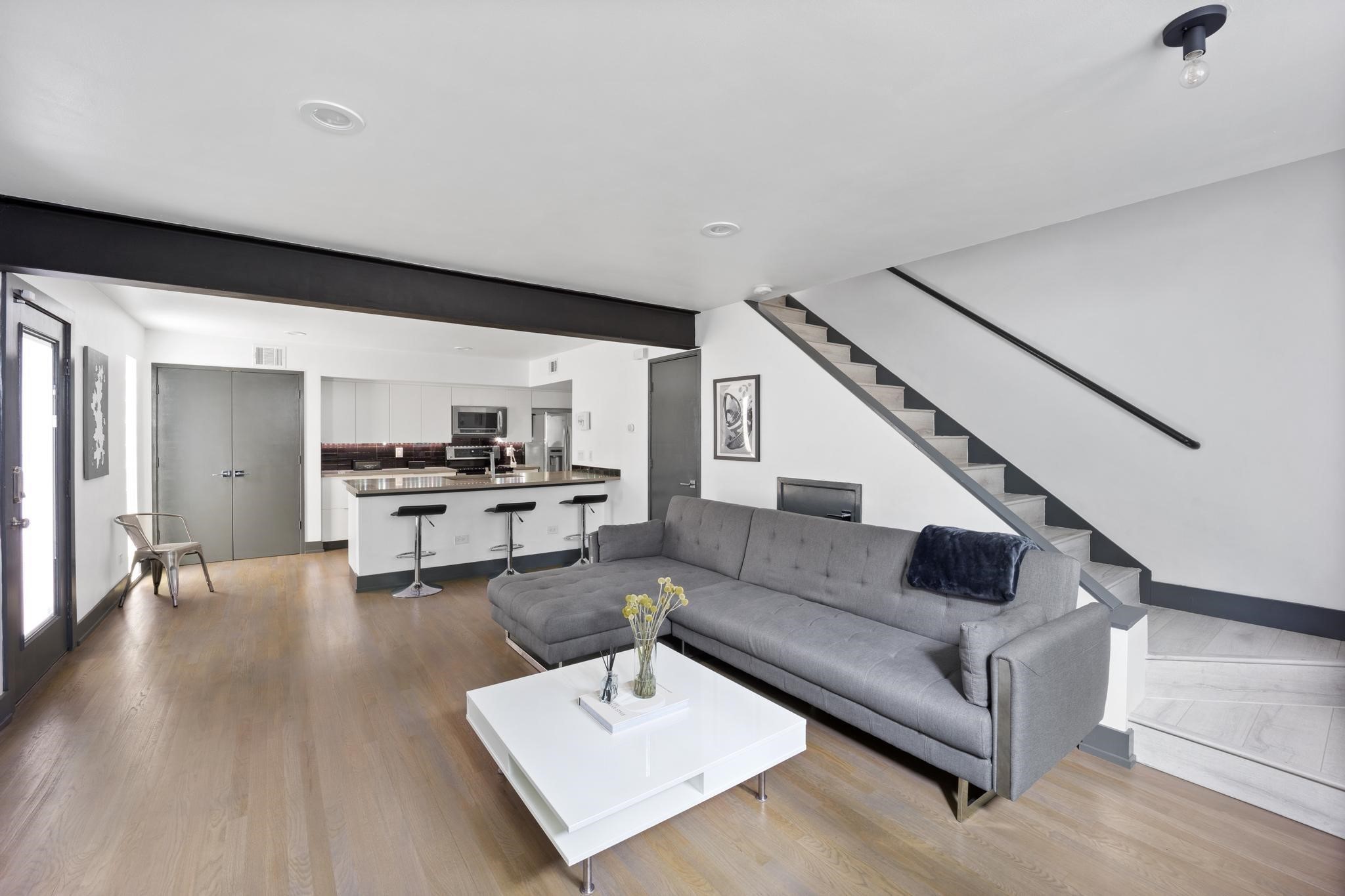 4134 Travis Street 11