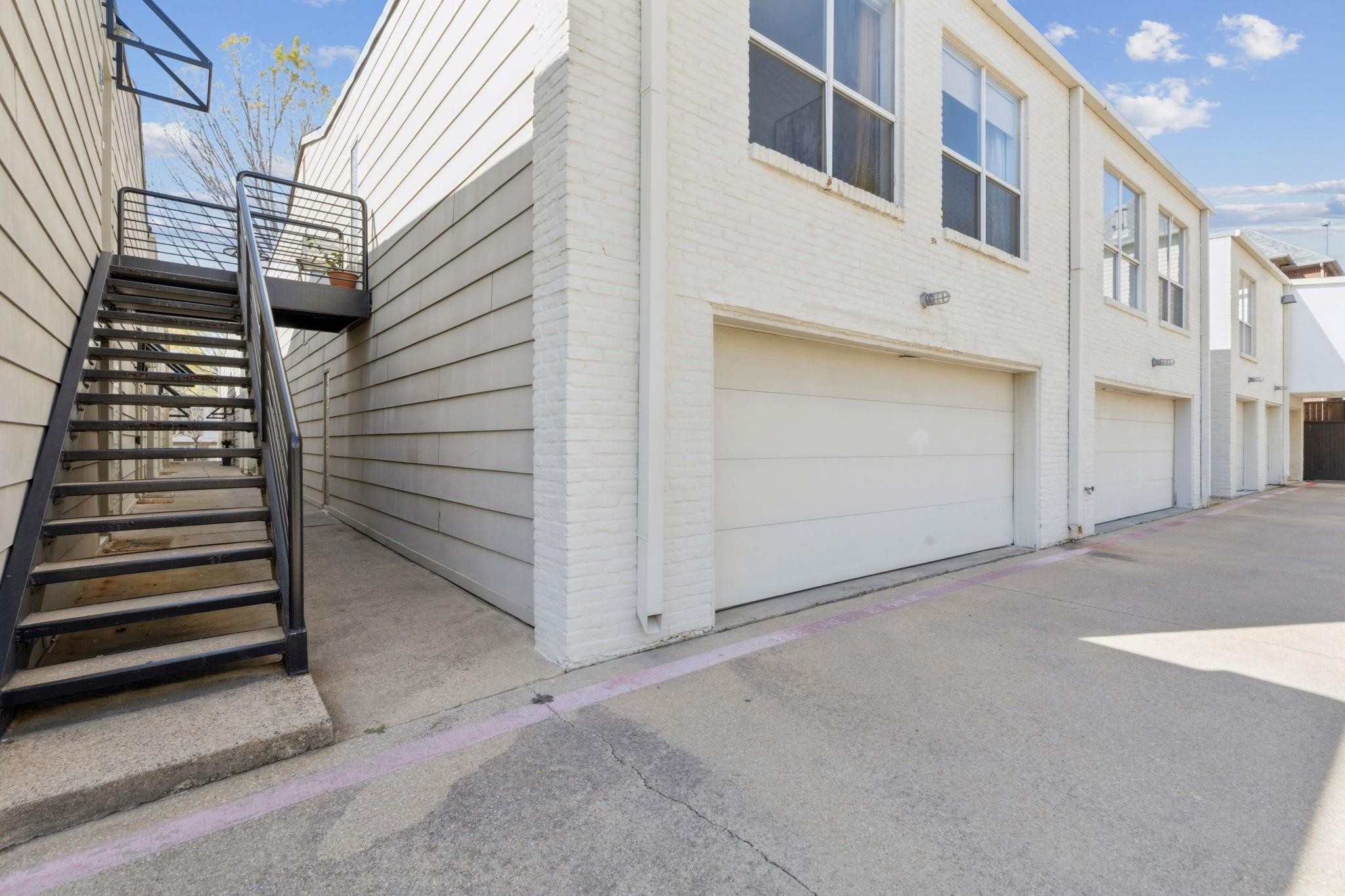 4134 Travis Street 11