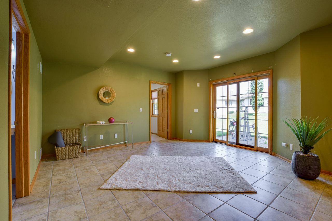 10 Greystone Circle