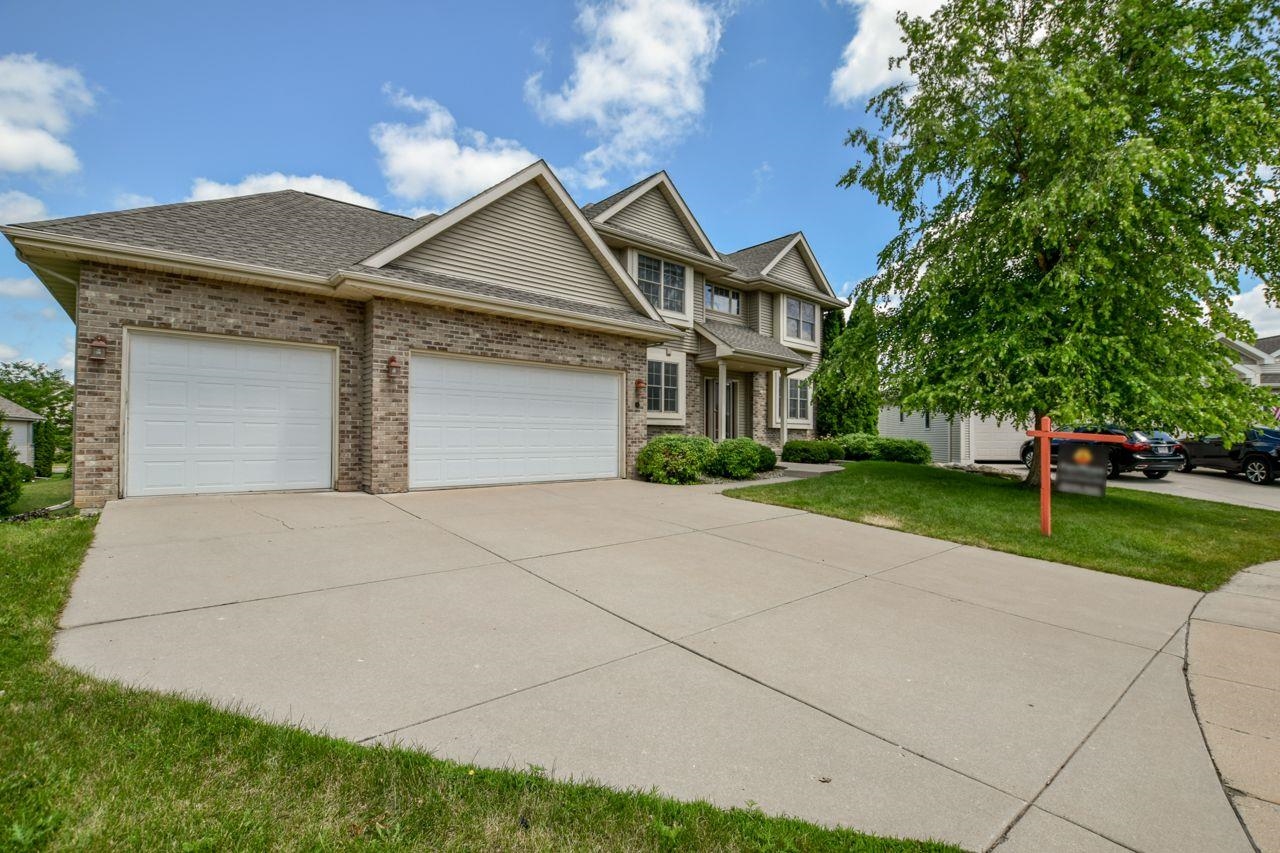 10 Greystone Circle