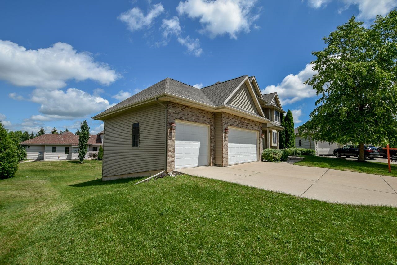 10 Greystone Circle