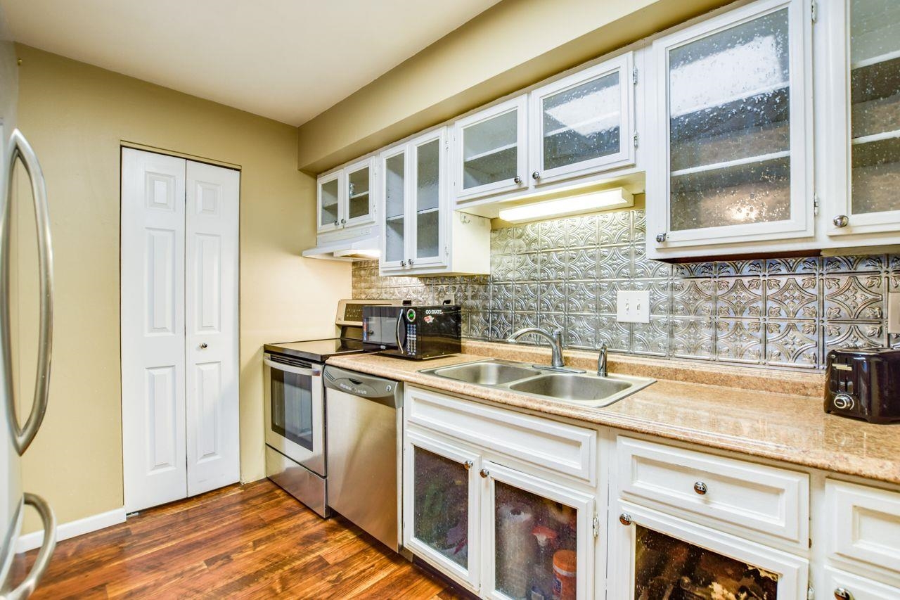 6249 Charing Cross Lane C