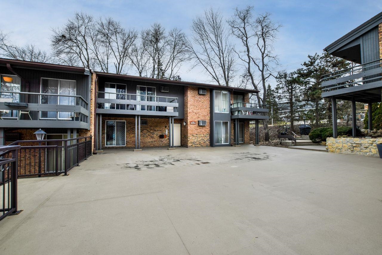 6249 Charing Cross Lane C