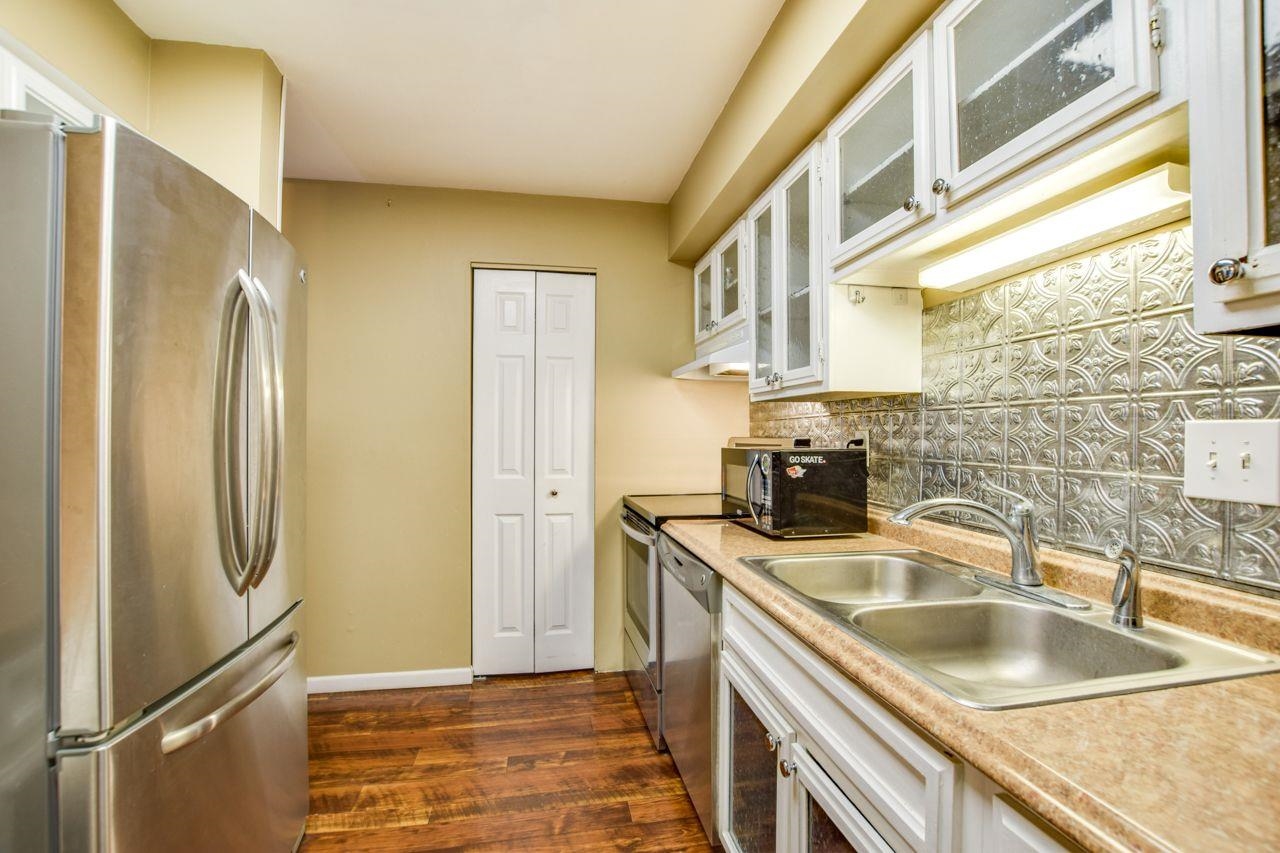 6249 Charing Cross Lane C