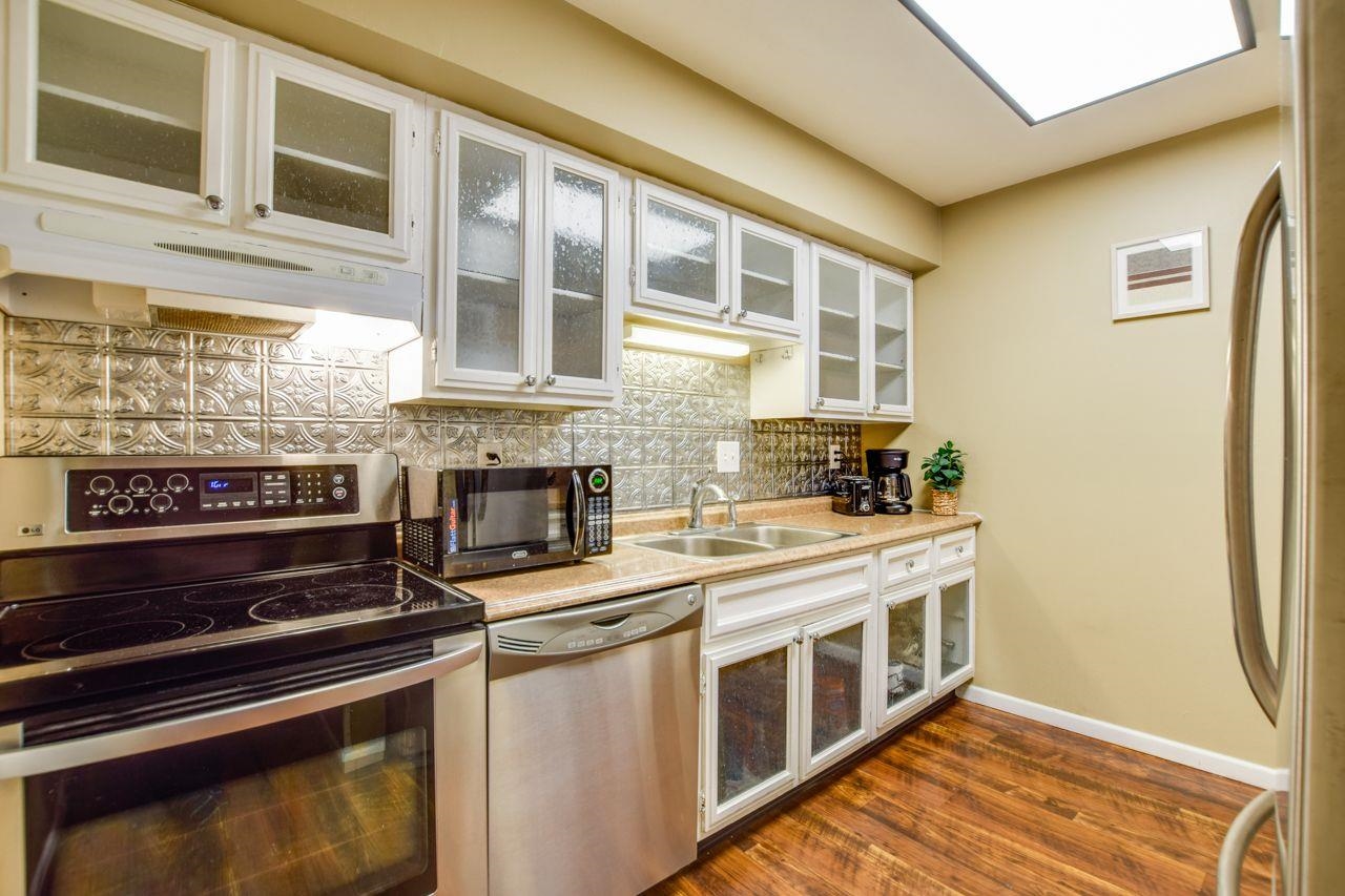 6249 Charing Cross Lane C