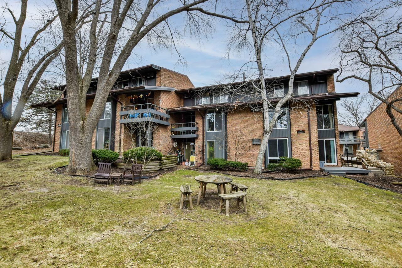 6249 Charing Cross Lane C