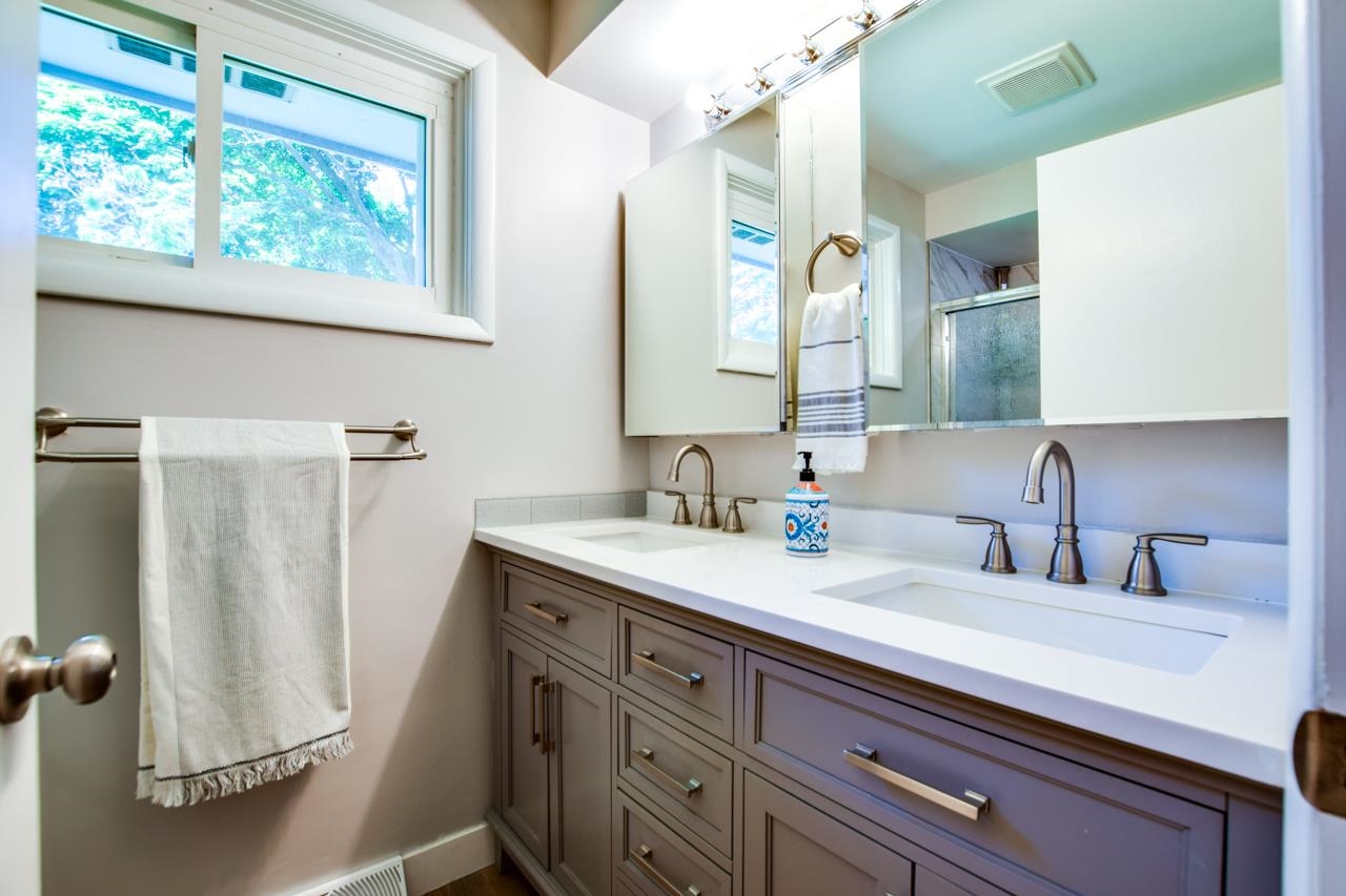 5205 South Hill Drive