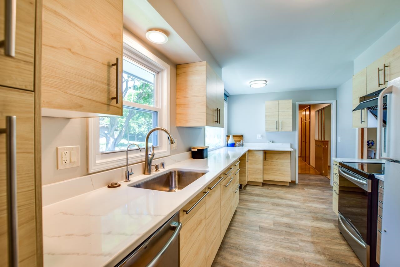 5205 South Hill Drive