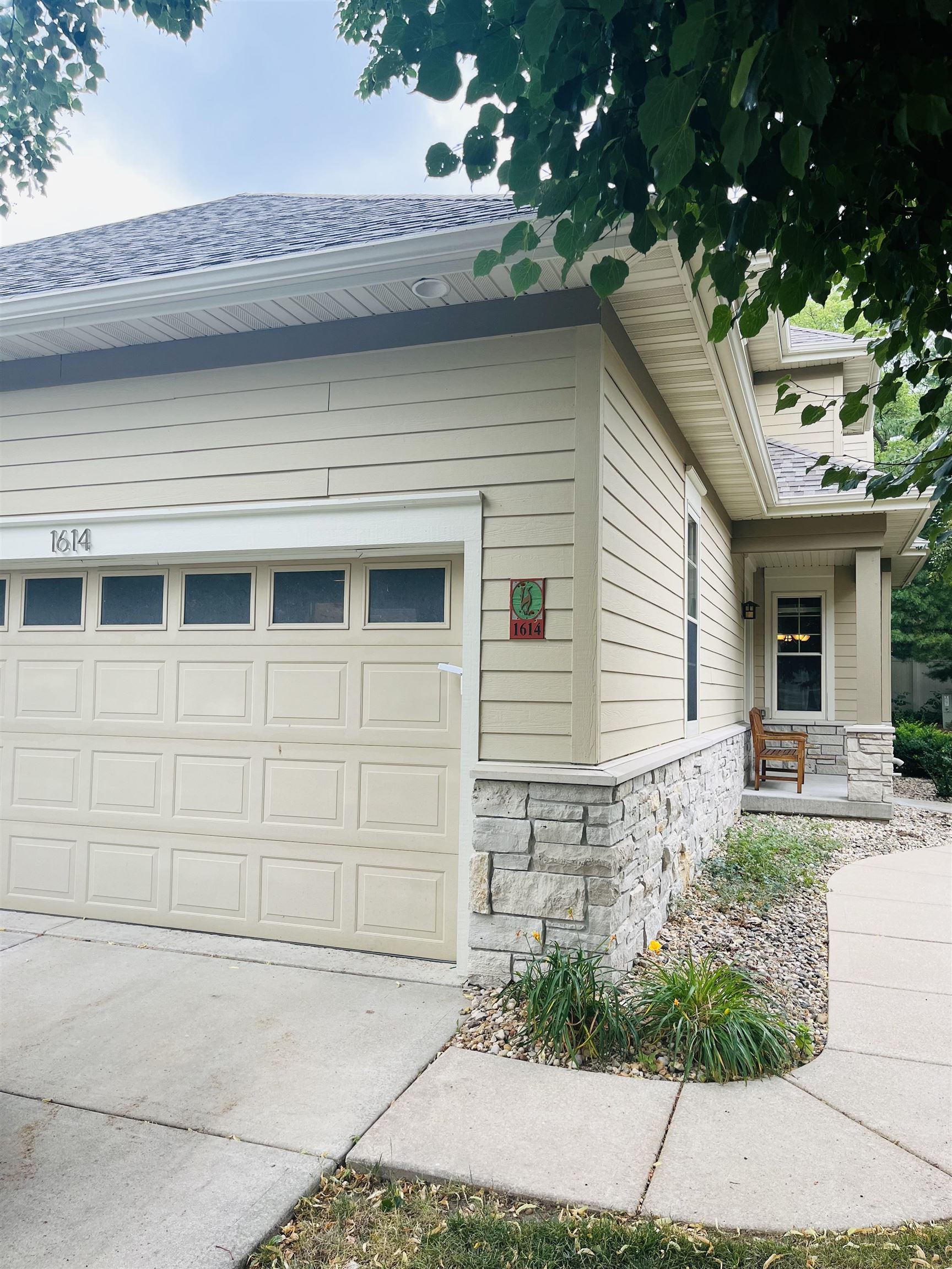 1614 Pond View Court