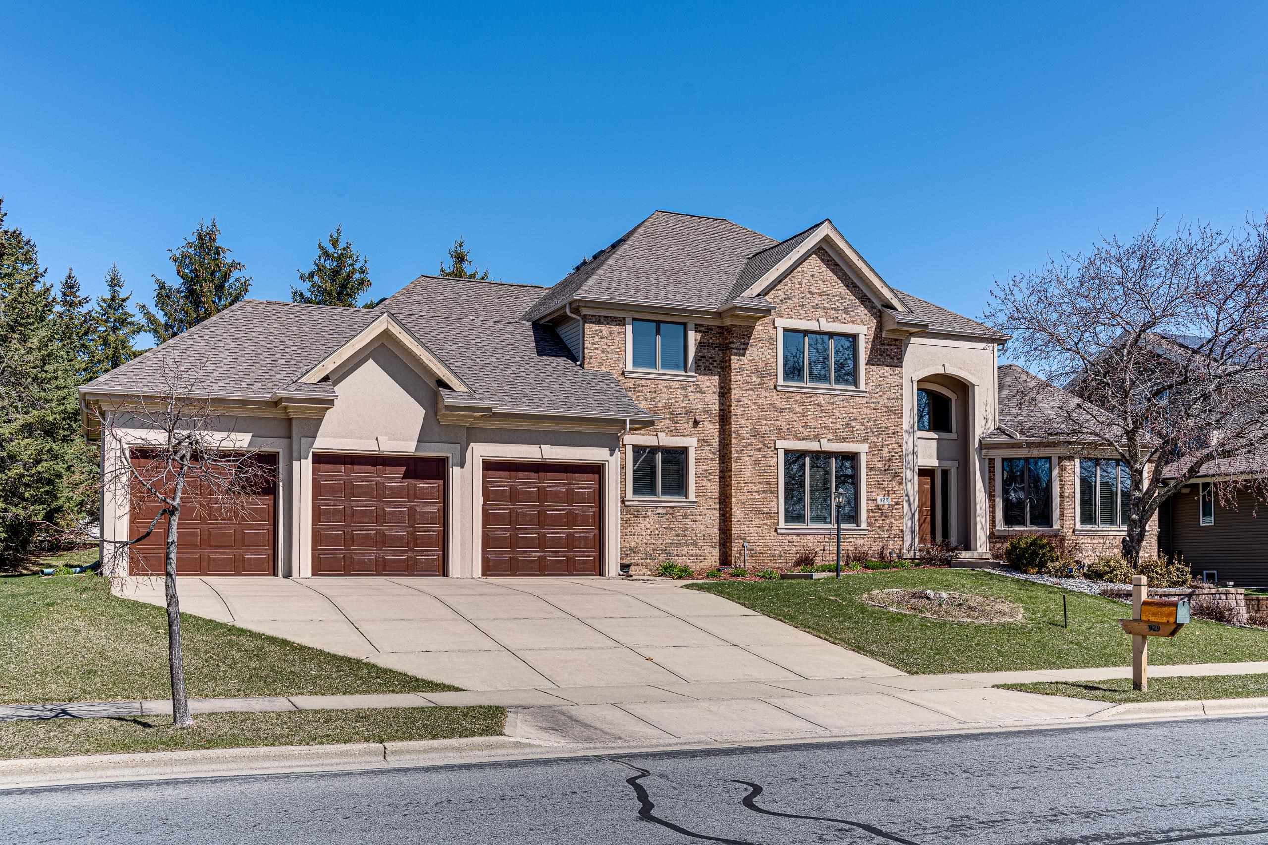 929 Winding Way