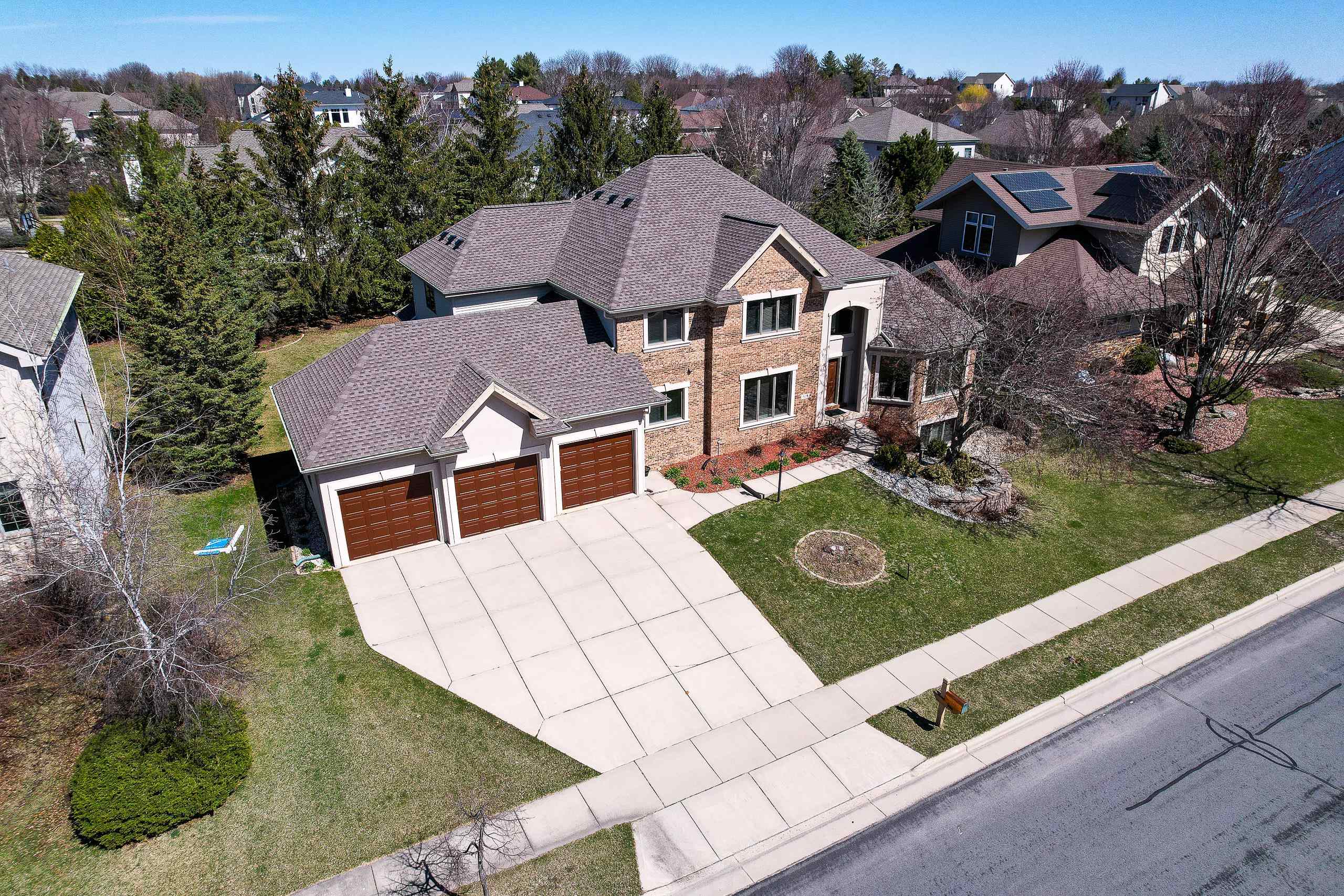 929 Winding Way