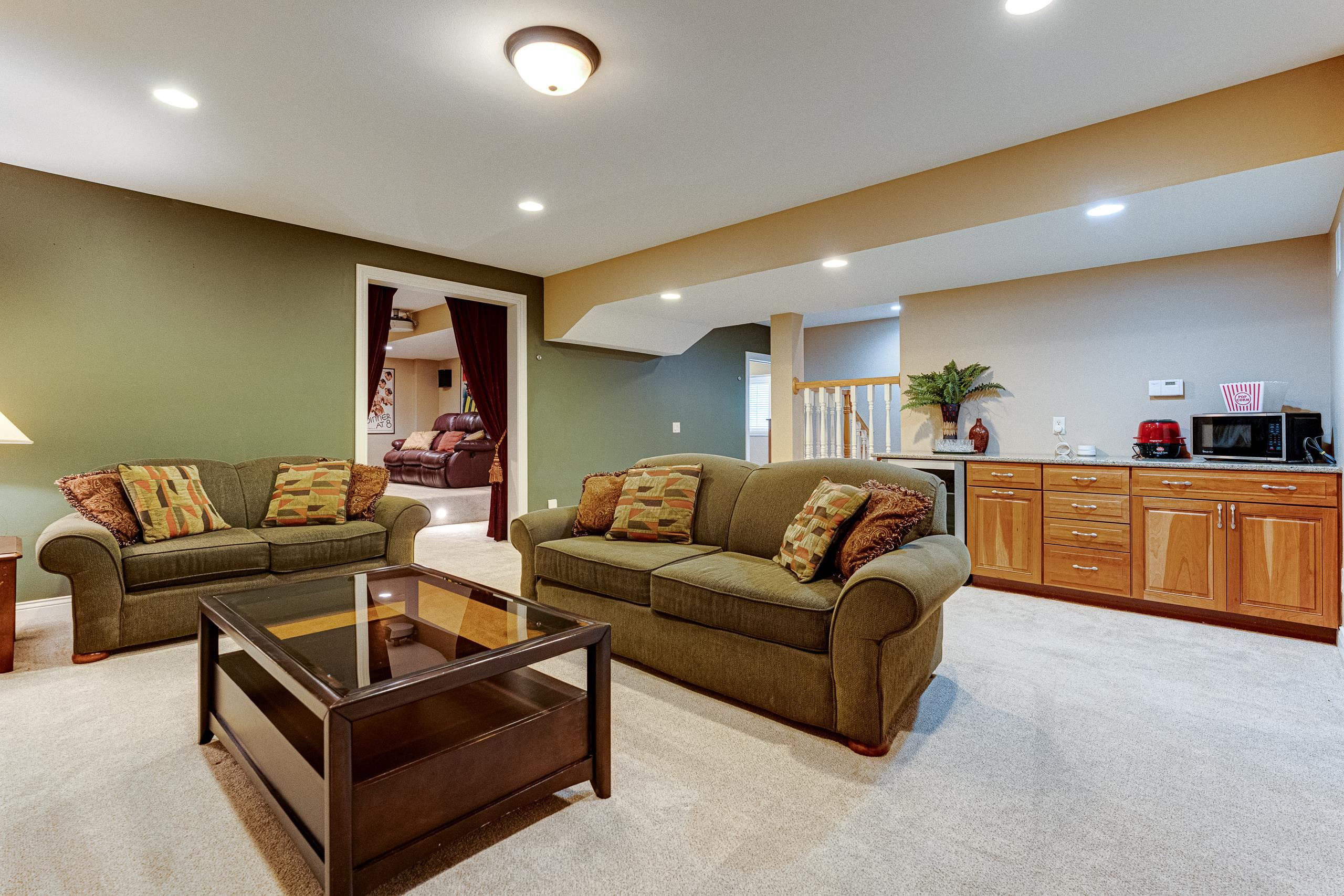 929 Winding Way