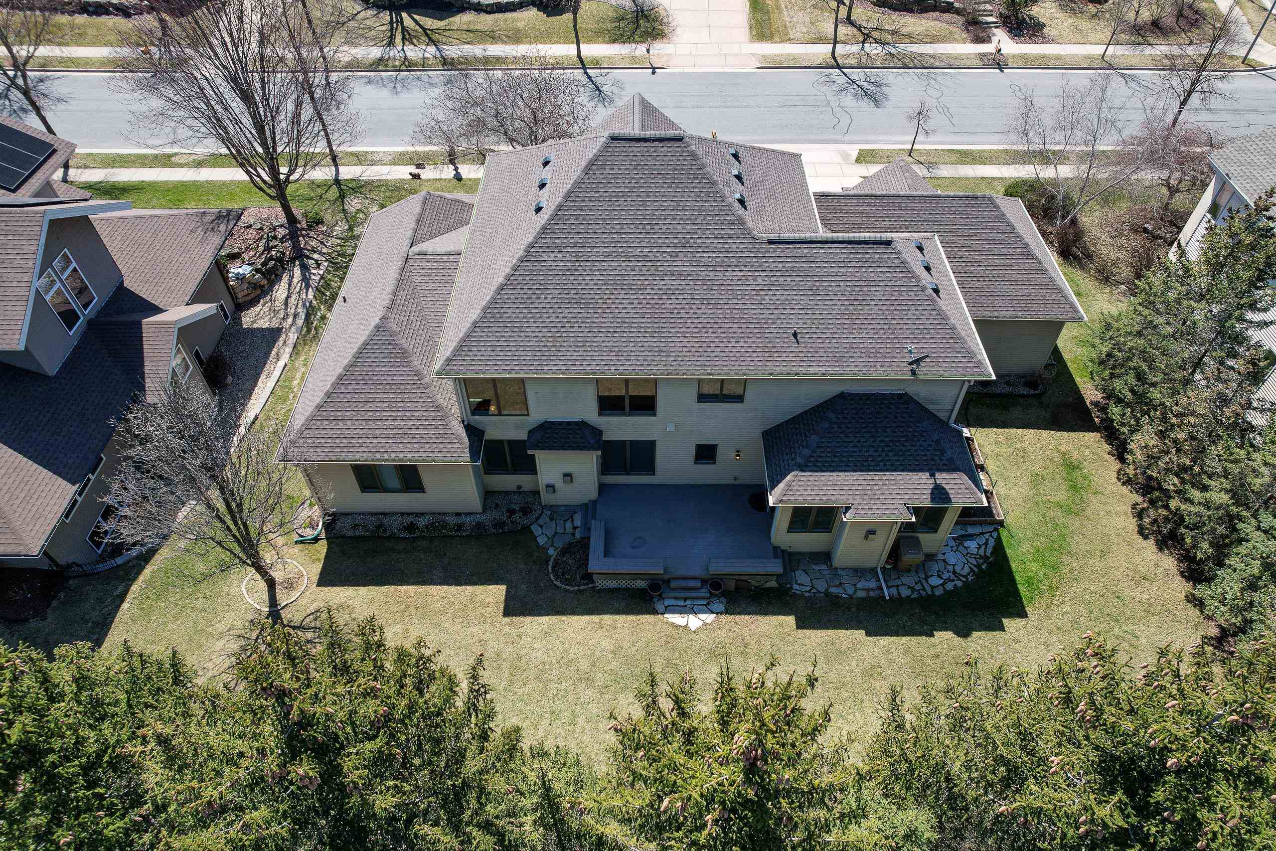 929 Winding Way