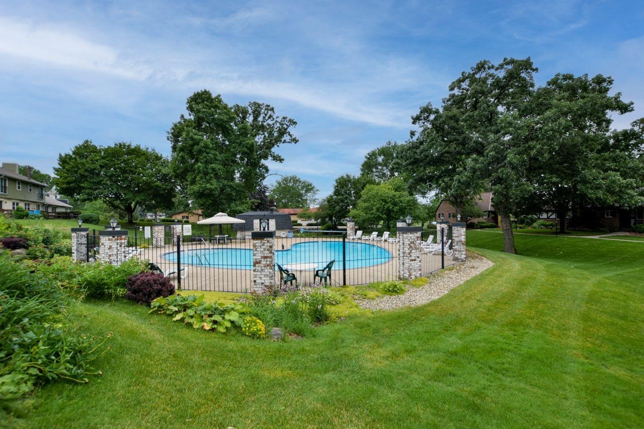 48 Golf Course Road