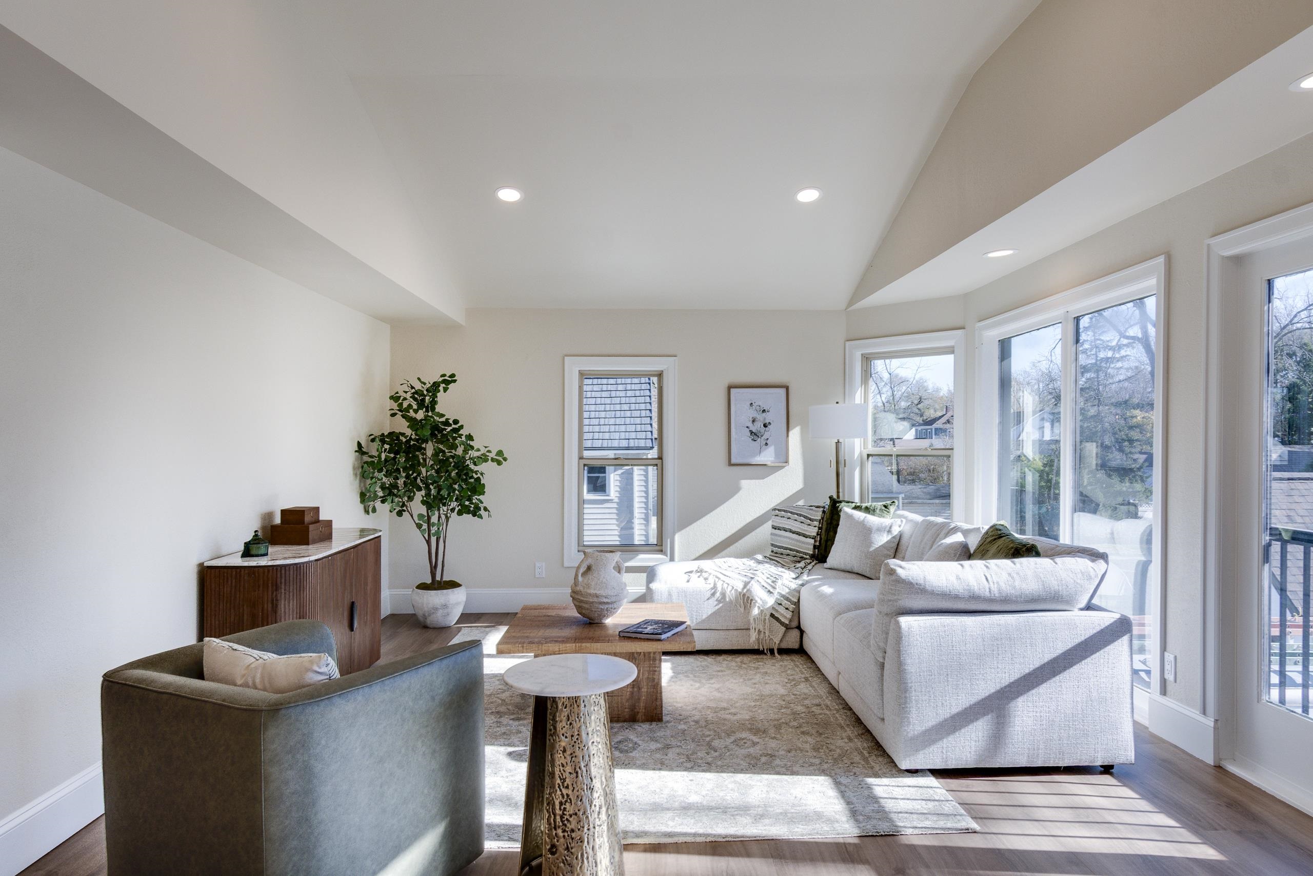 7223 University Avenue