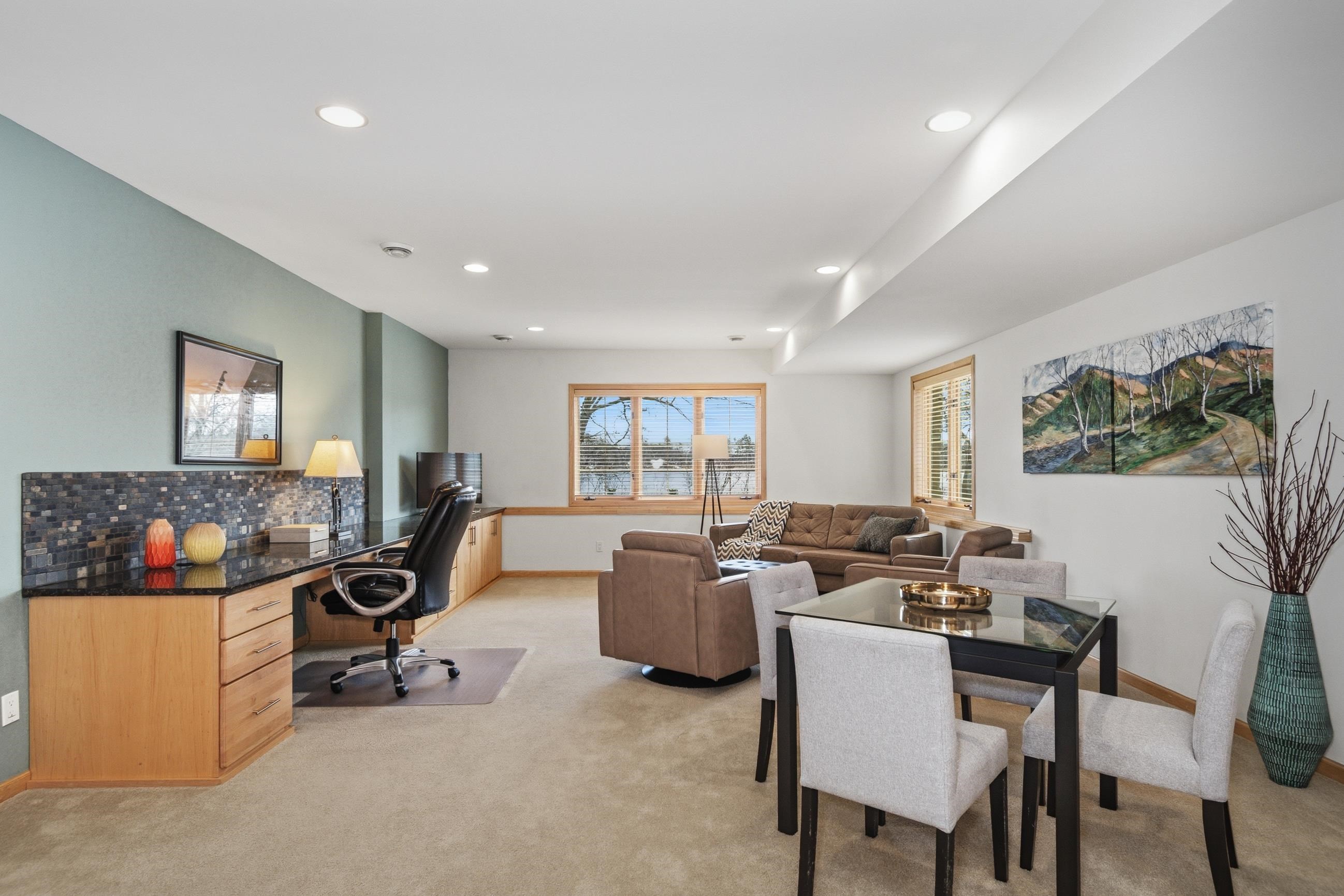 1615 Pond View Court