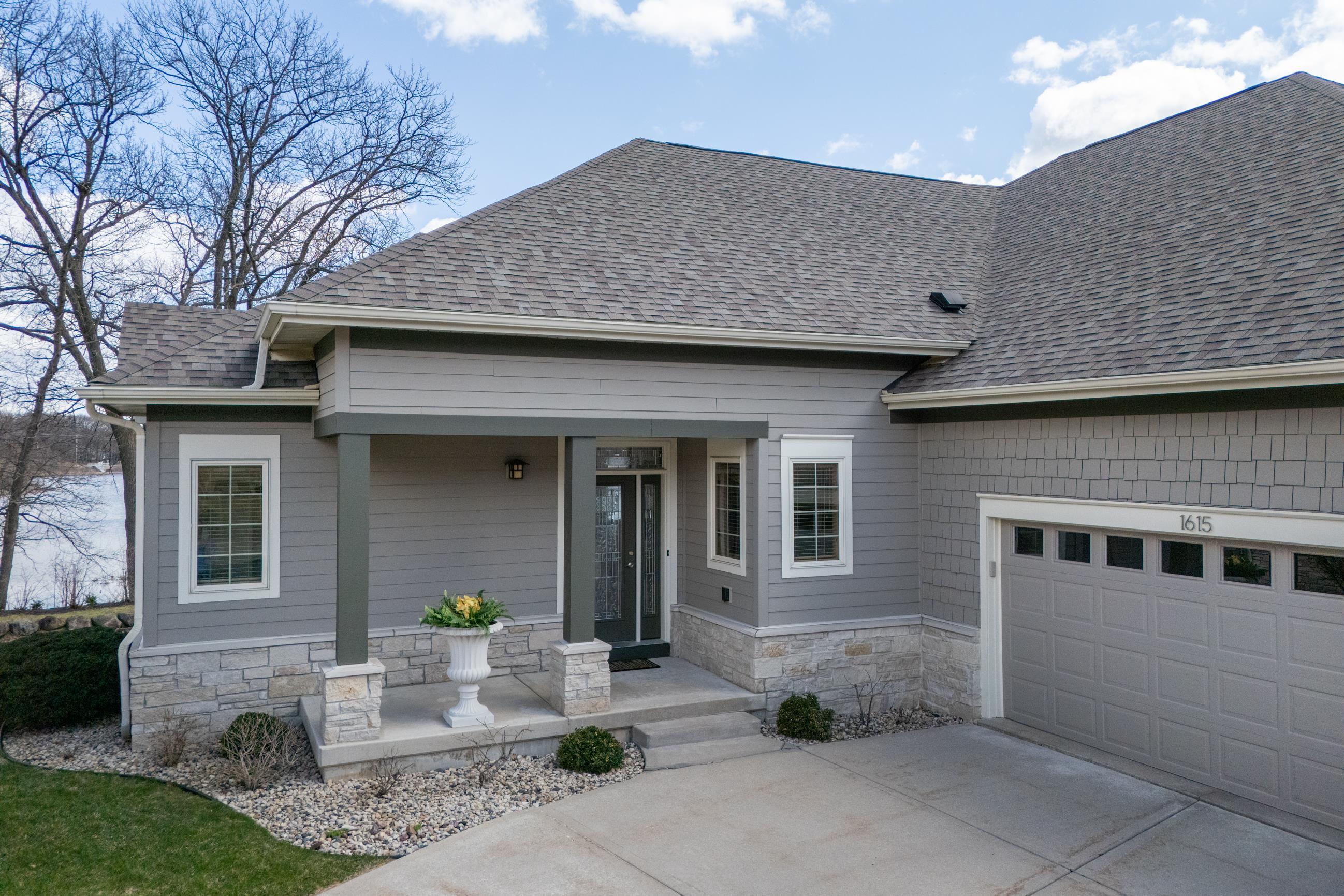 1615 Pond View Court