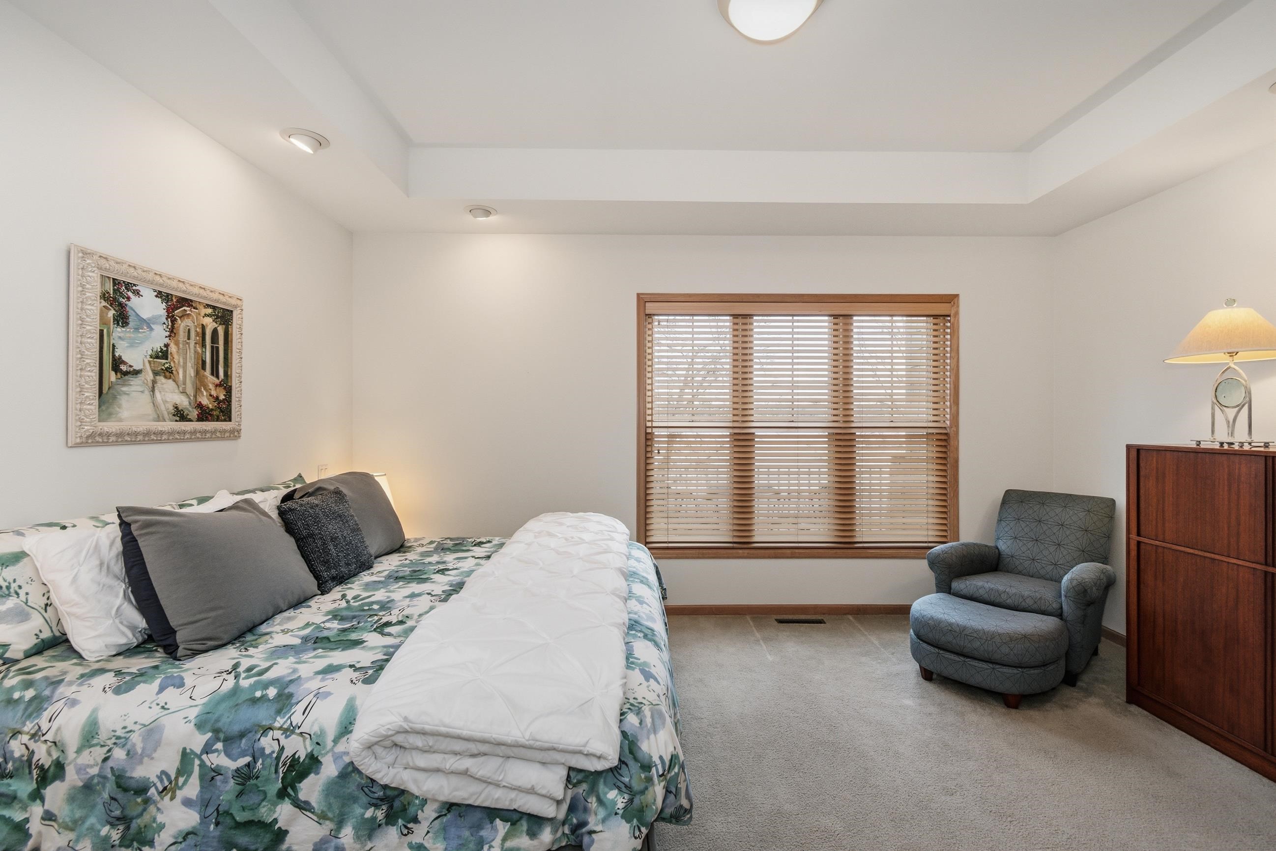 1615 Pond View Court