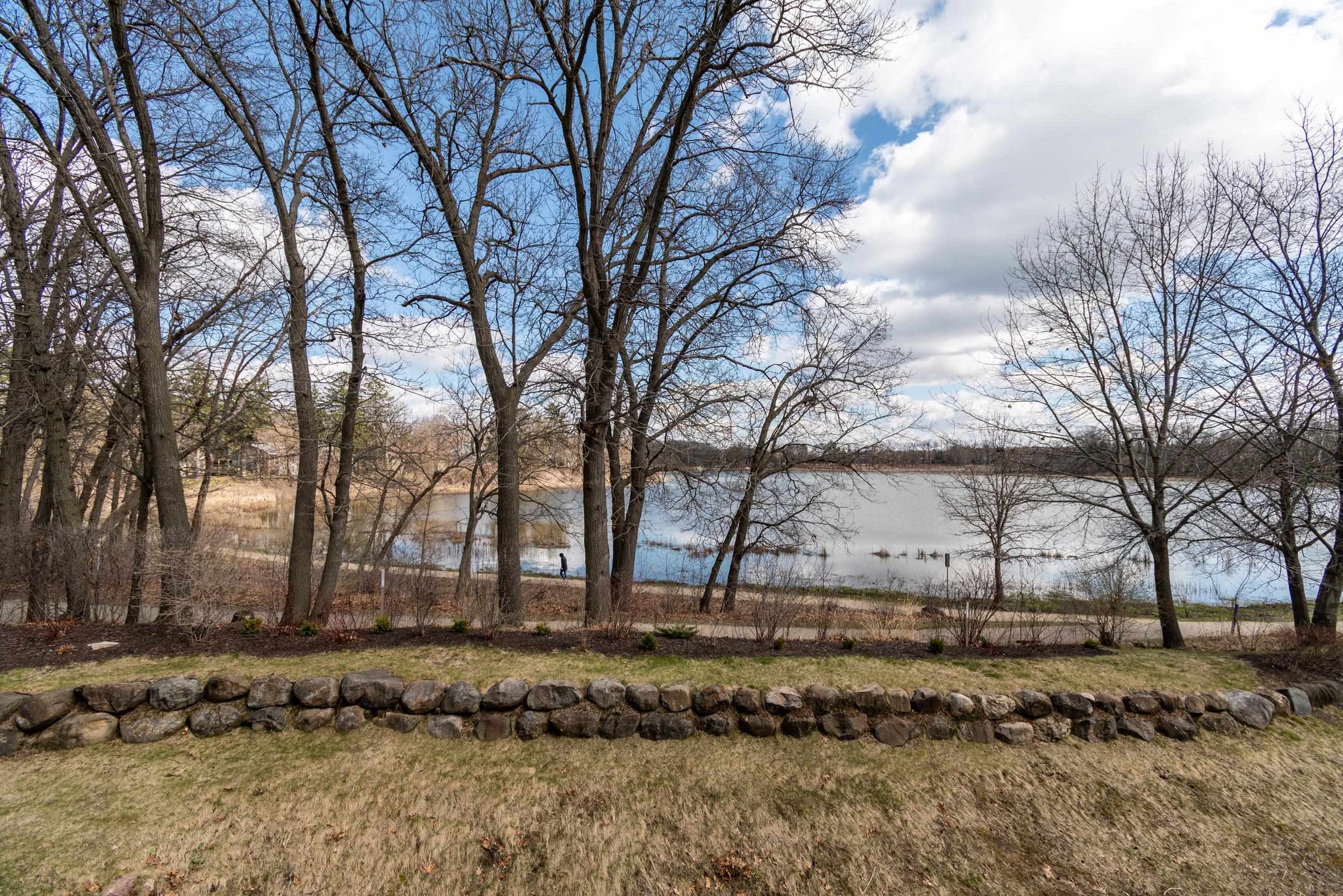 1615 Pond View Court