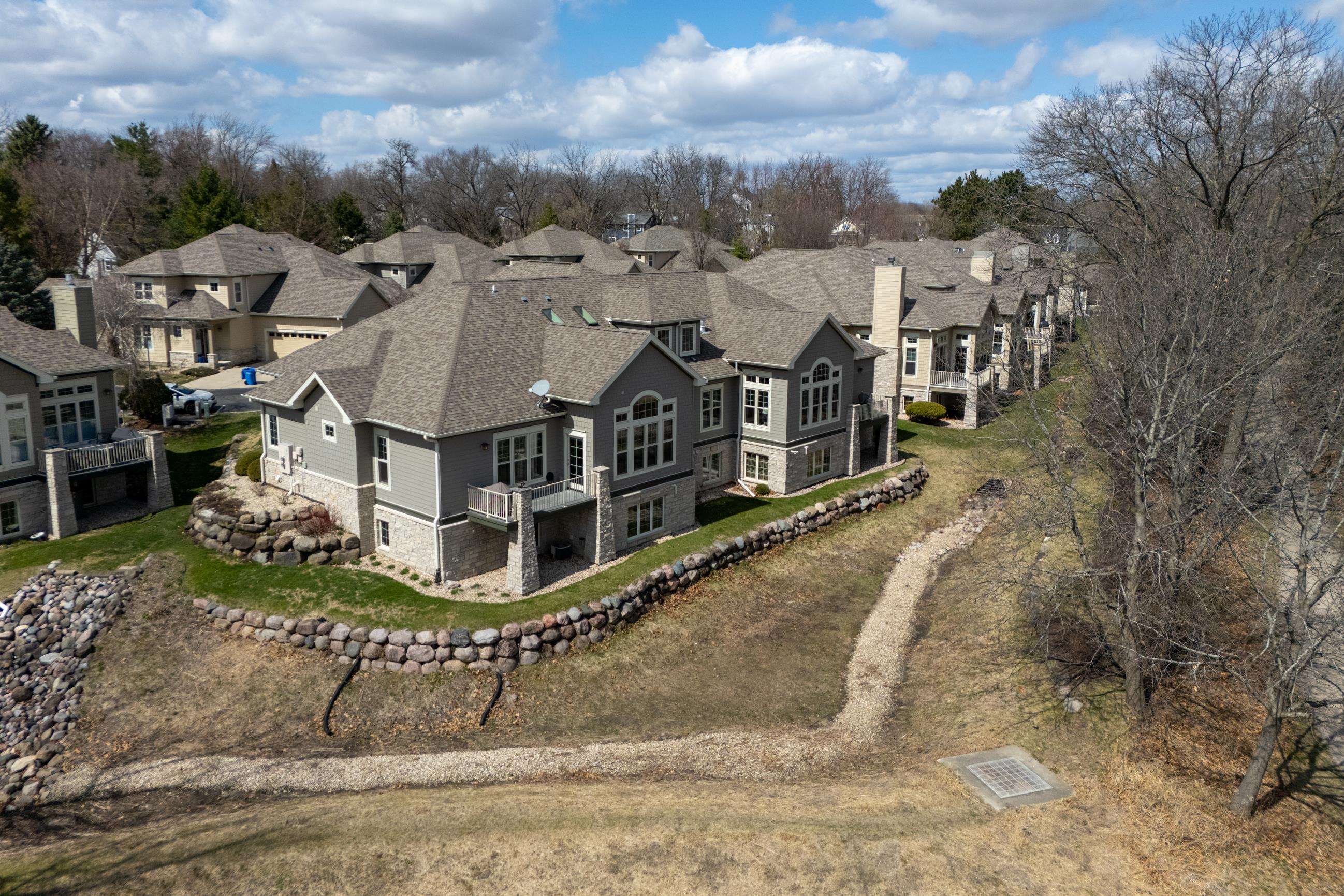 1615 Pond View Court