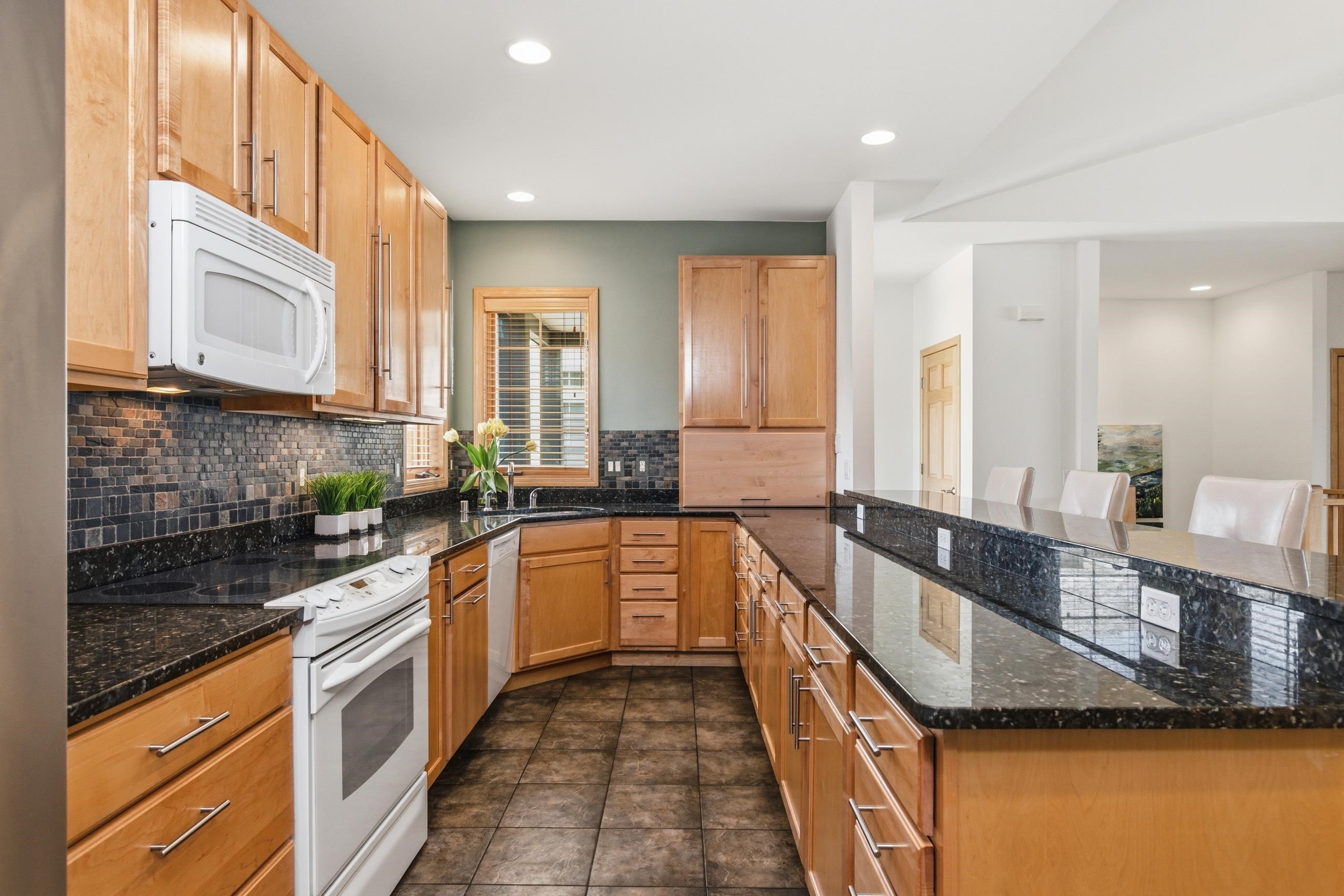 1615 Pond View Court