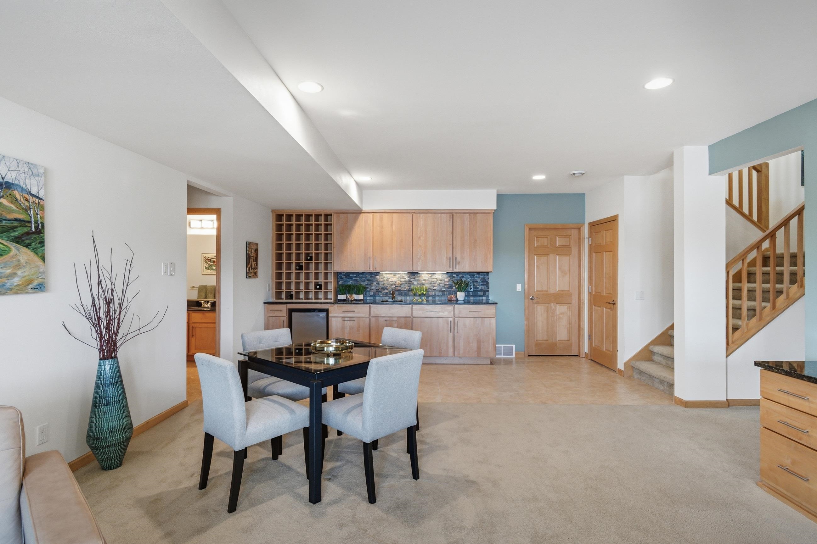 1615 Pond View Court