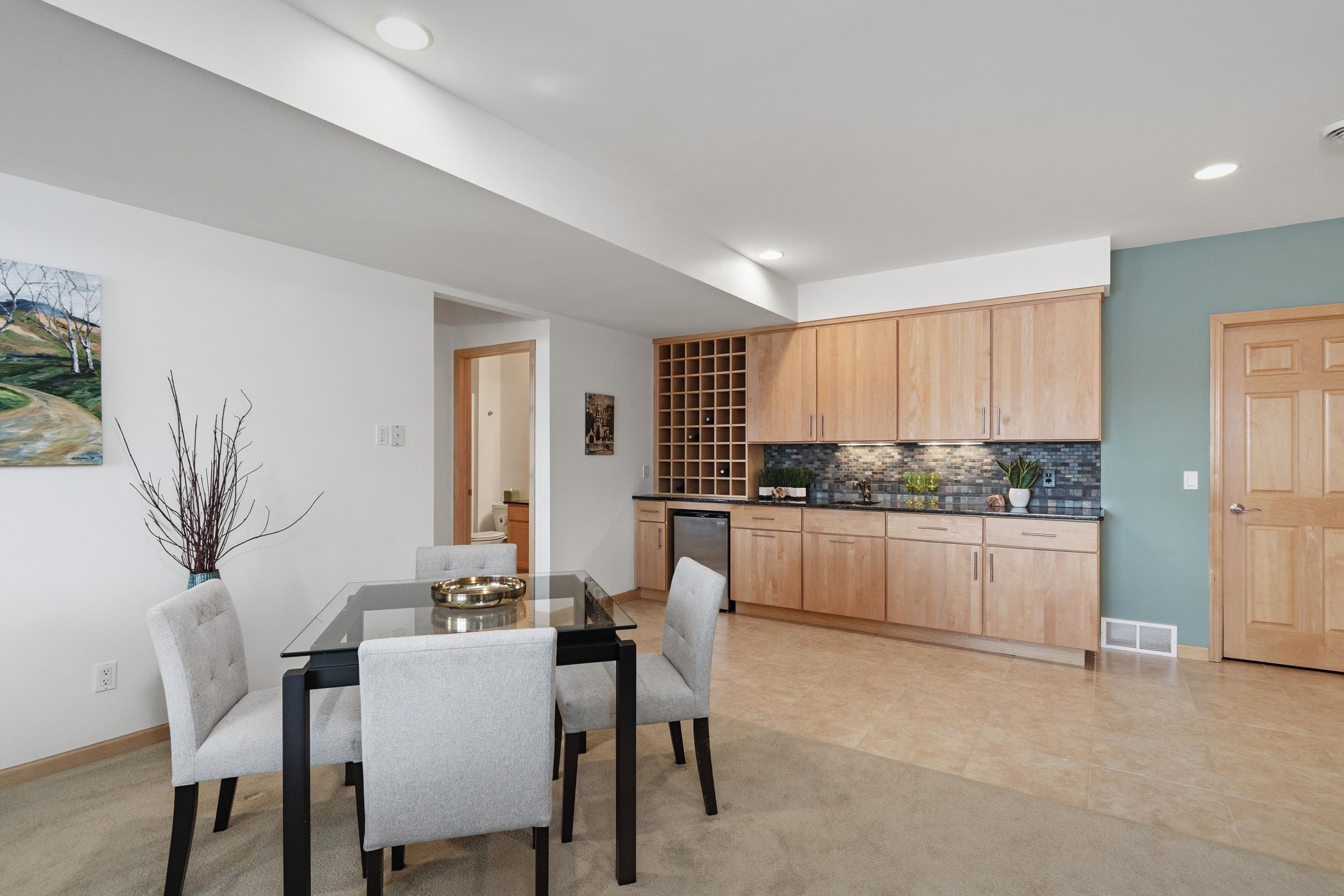 1615 Pond View Court