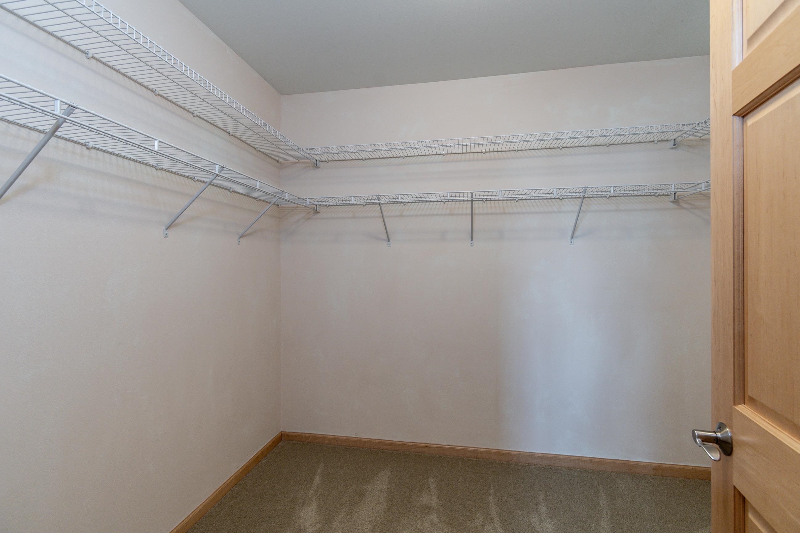 1615 Pond View Court