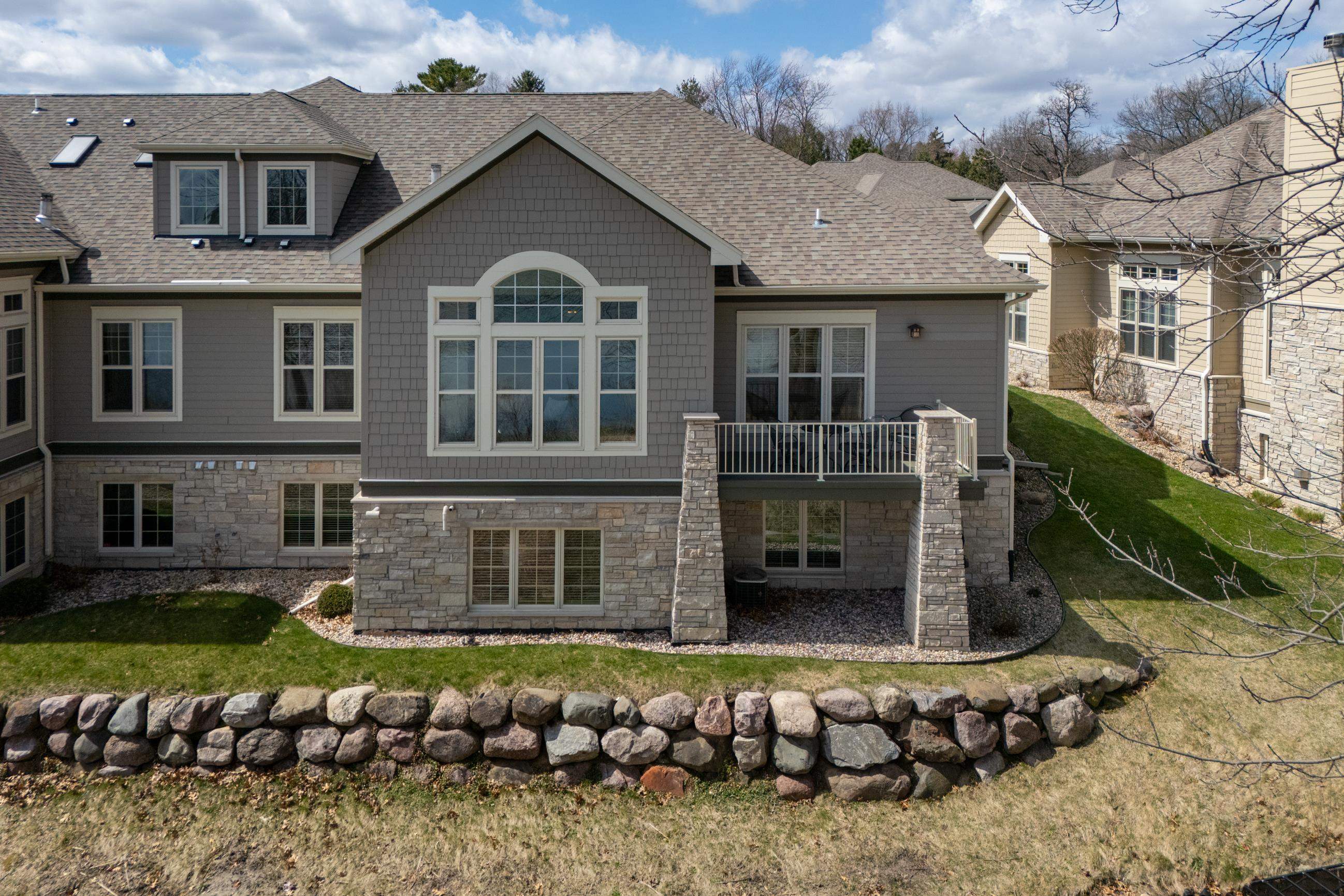 1615 Pond View Court