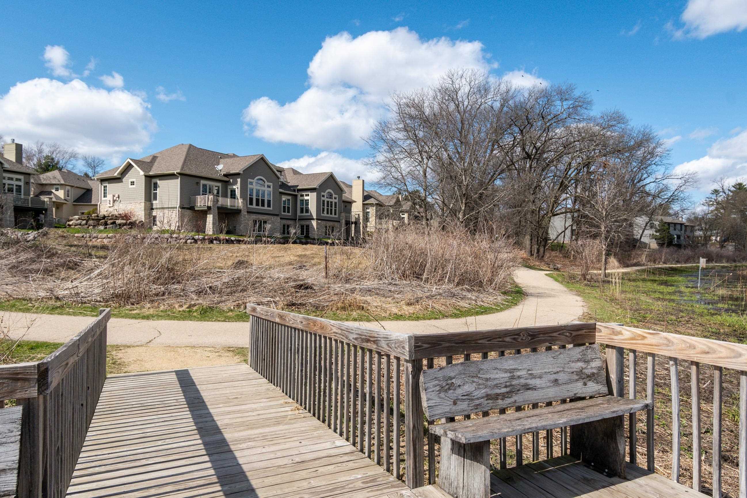 1615 Pond View Court