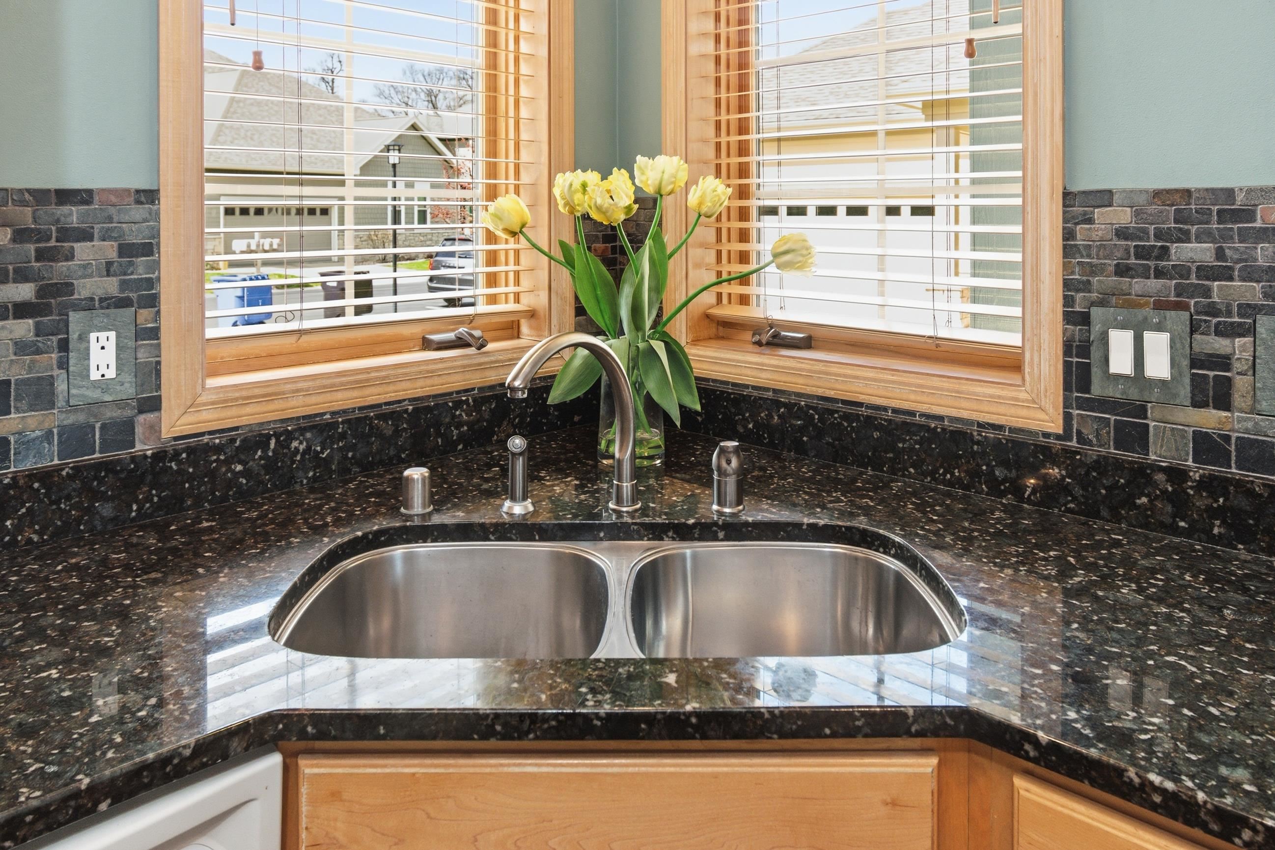 1615 Pond View Court