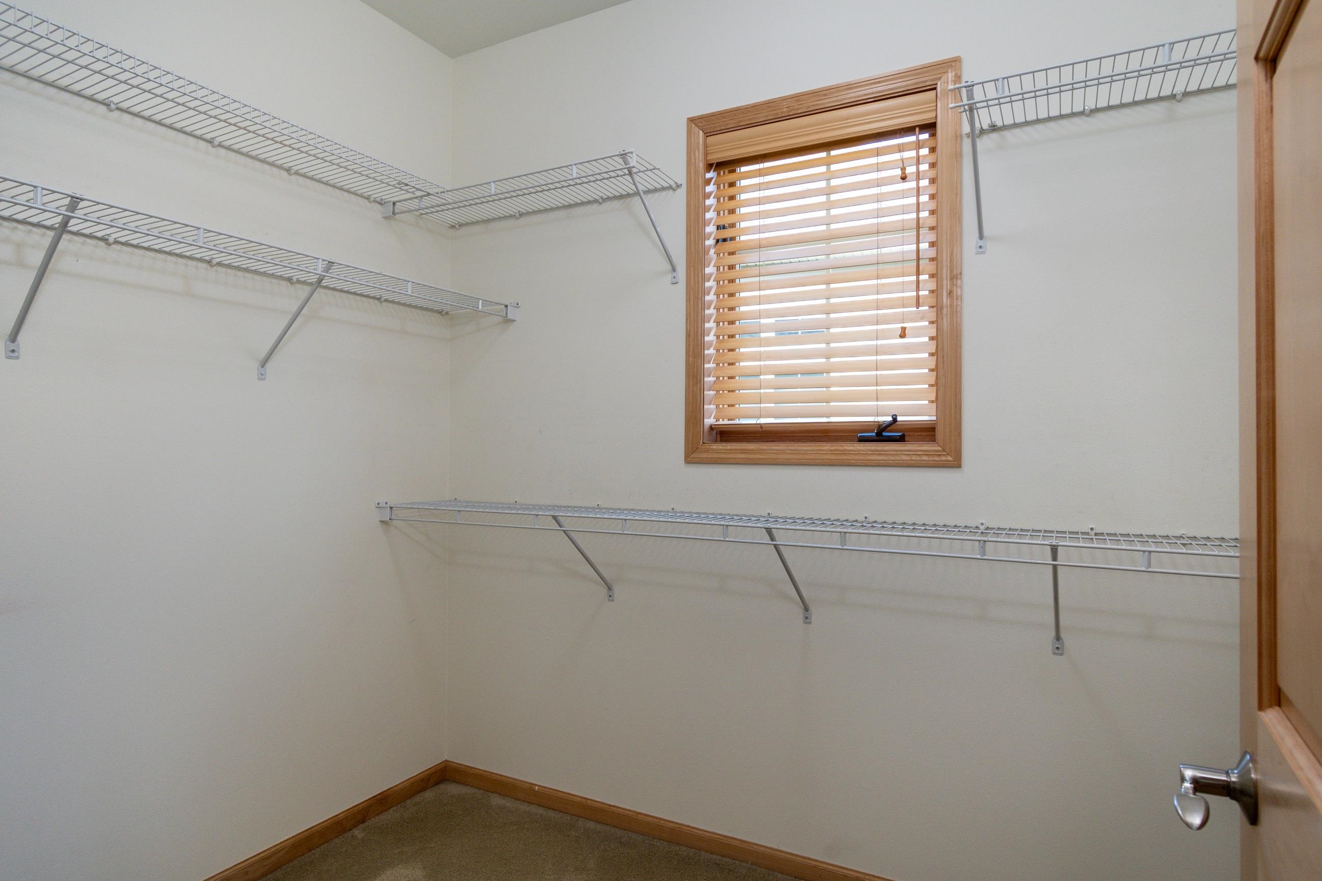 1615 Pond View Court