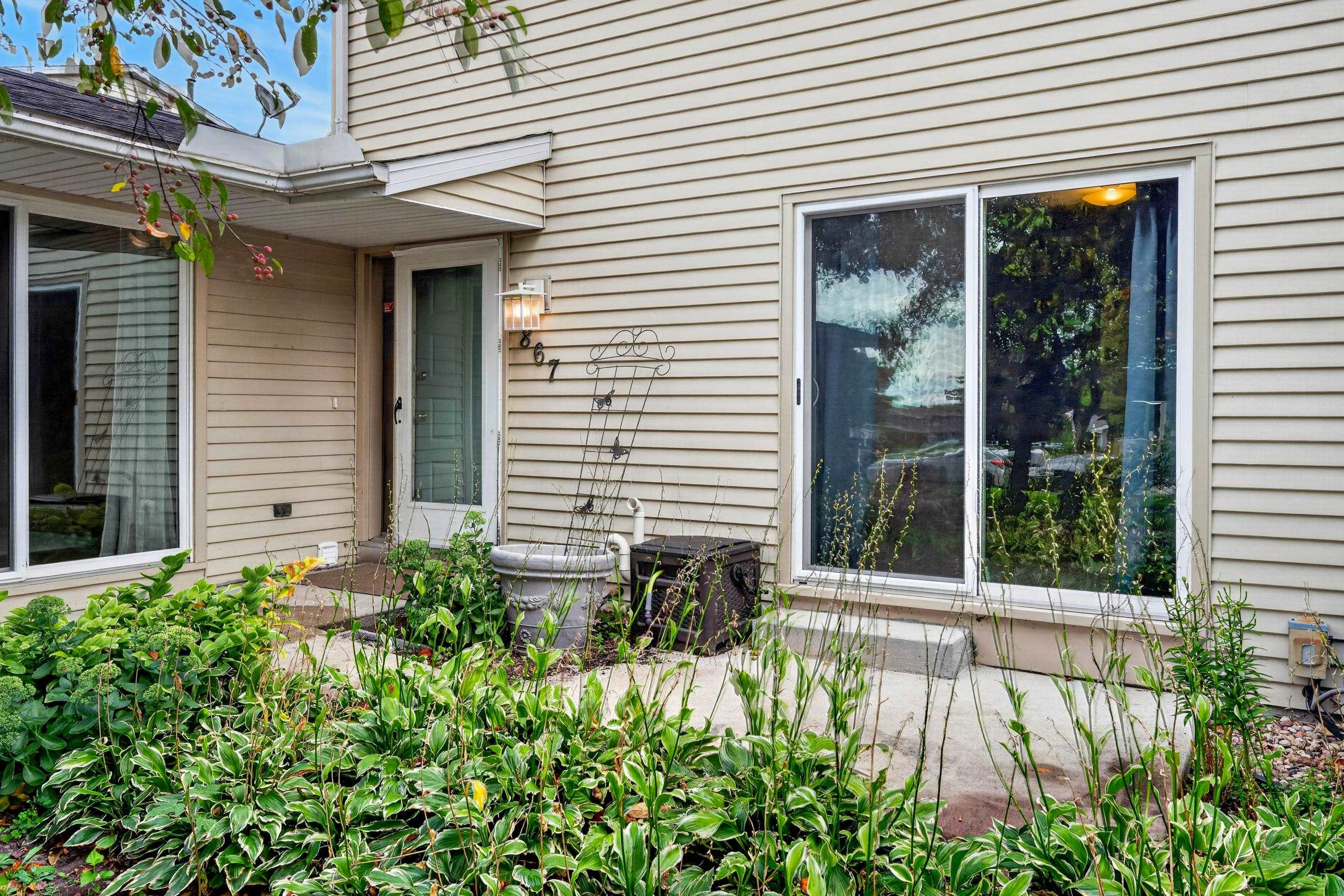 867 Henry Street