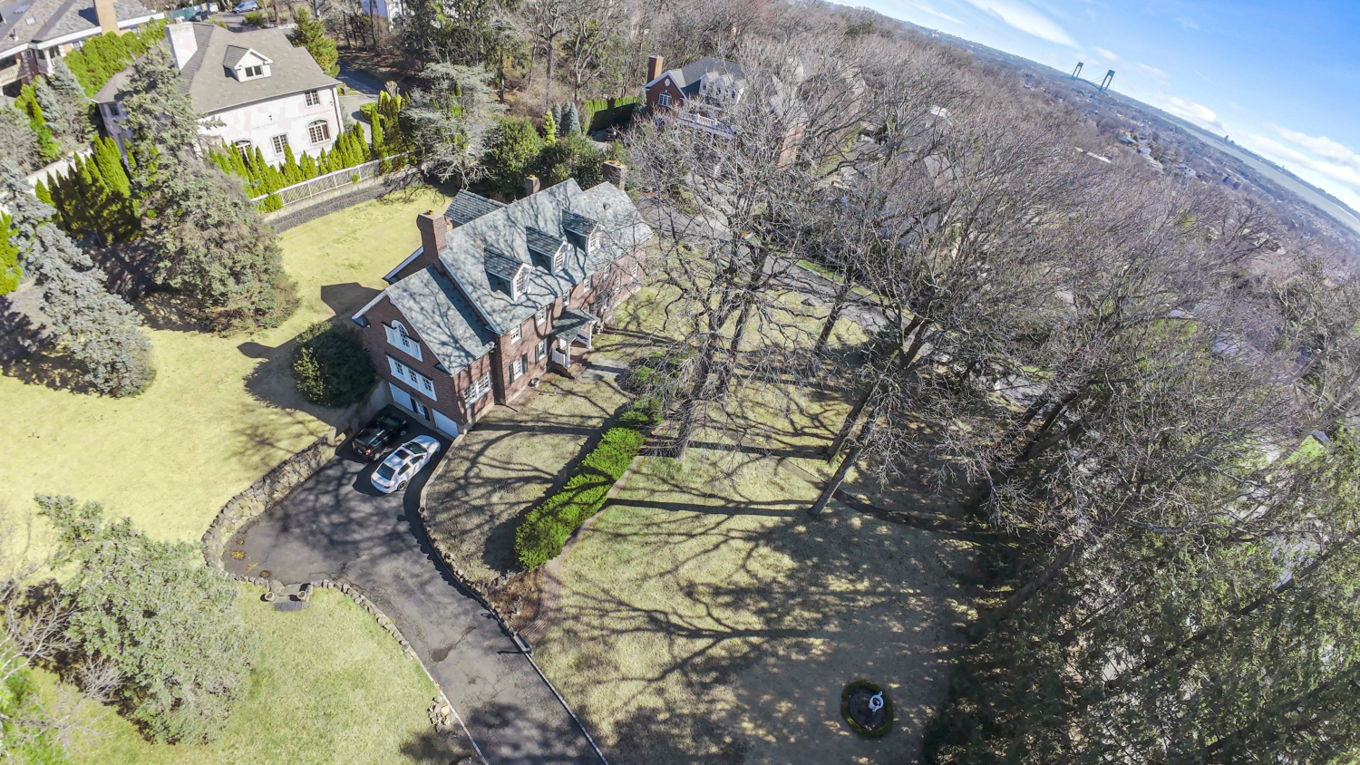 8 CIRCLE Road
