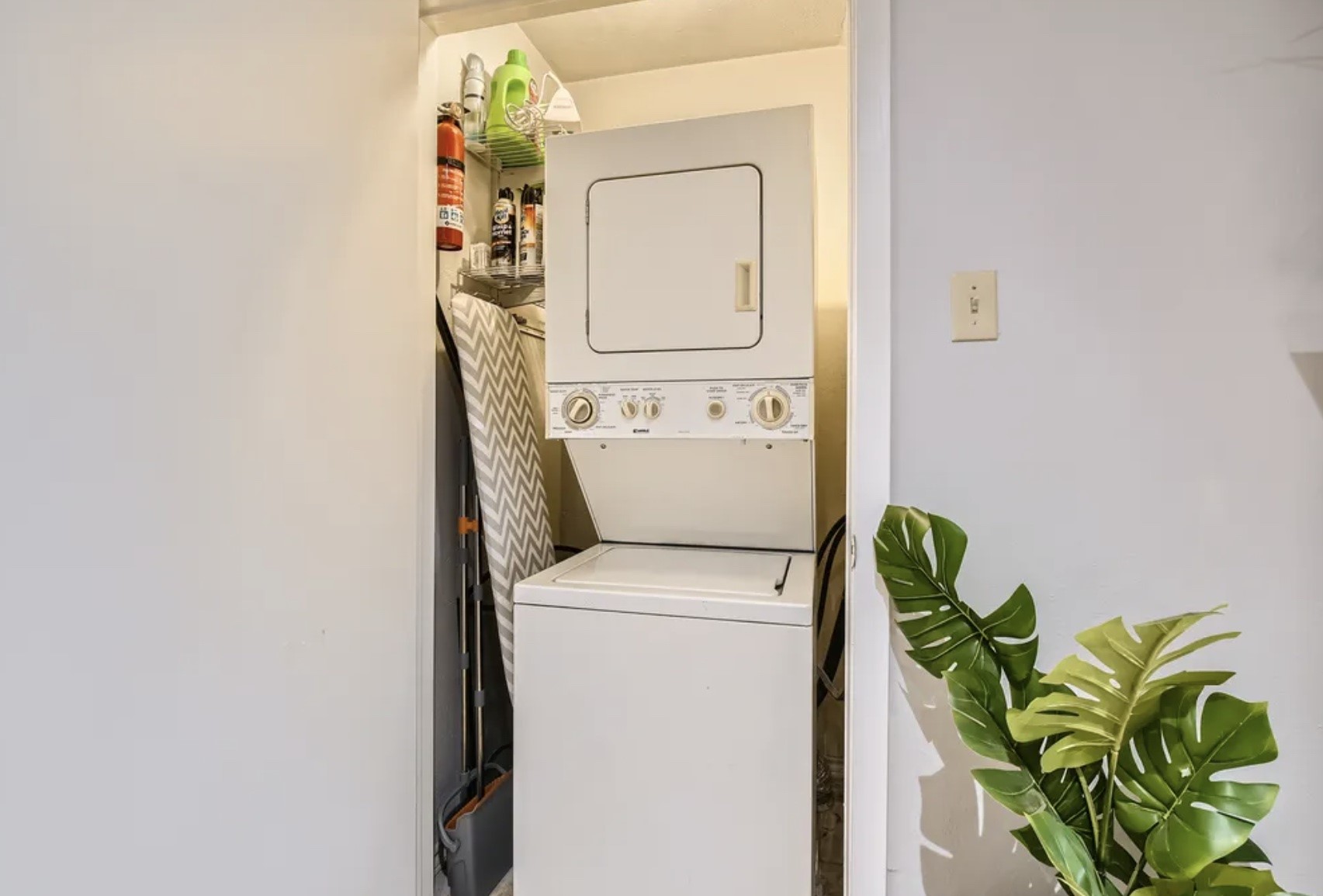 5226 Fleetwood oaks Avenue 115