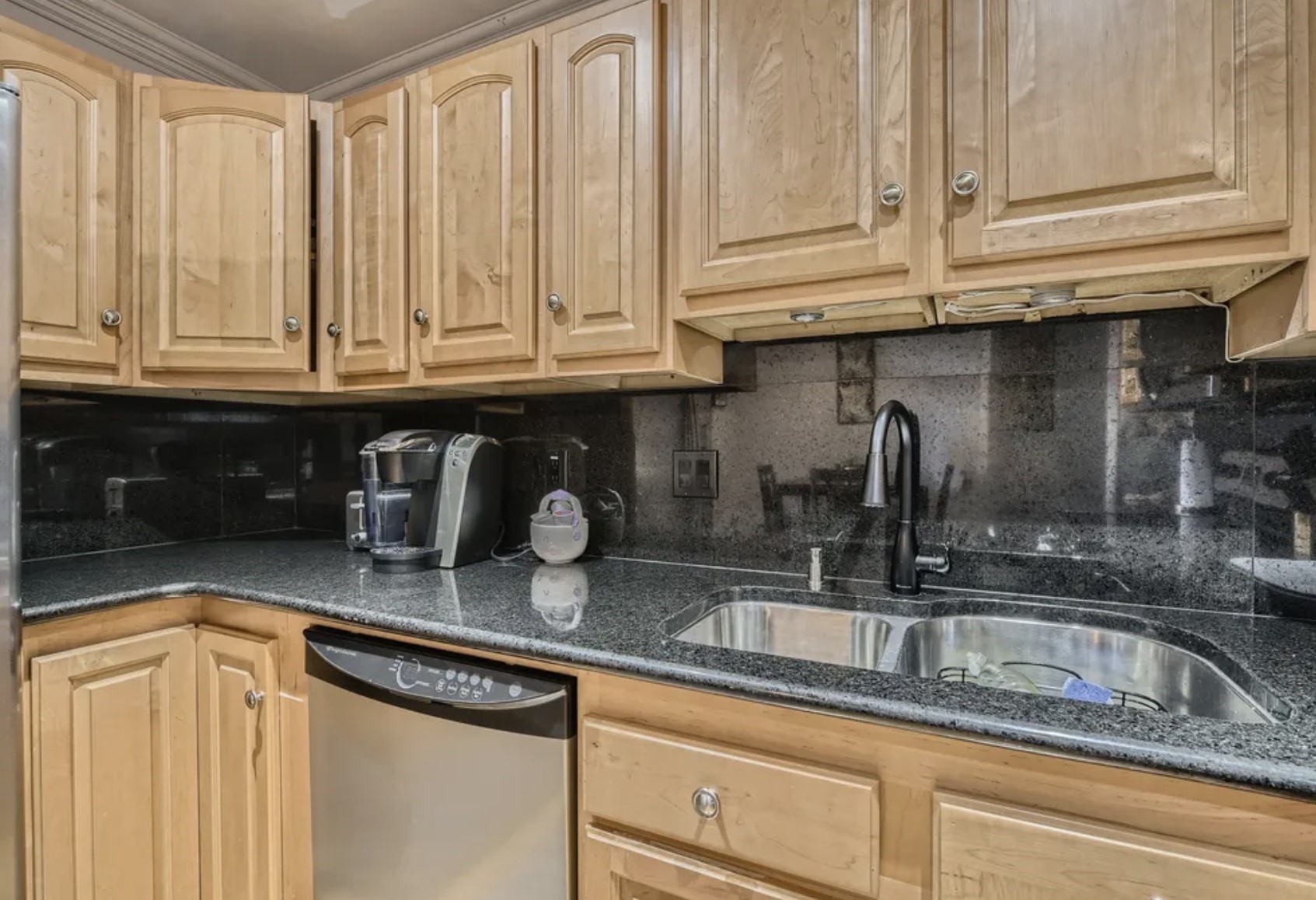 5226 Fleetwood oaks Avenue 115