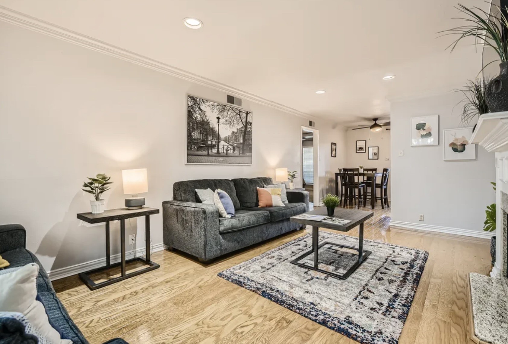 5226 Fleetwood oaks Avenue 115