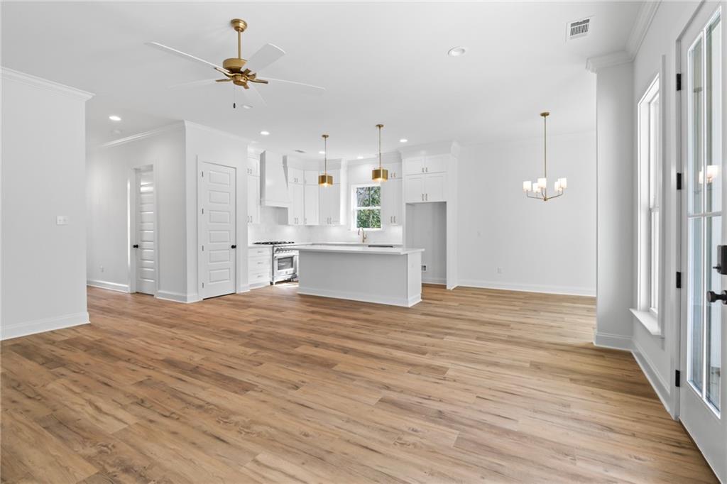 503 W 7TH Avenue