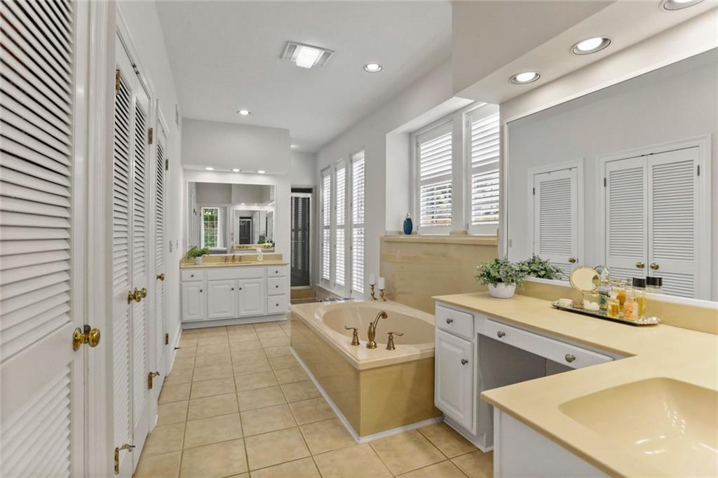 137 LAKEWOOD ESTATES Drive