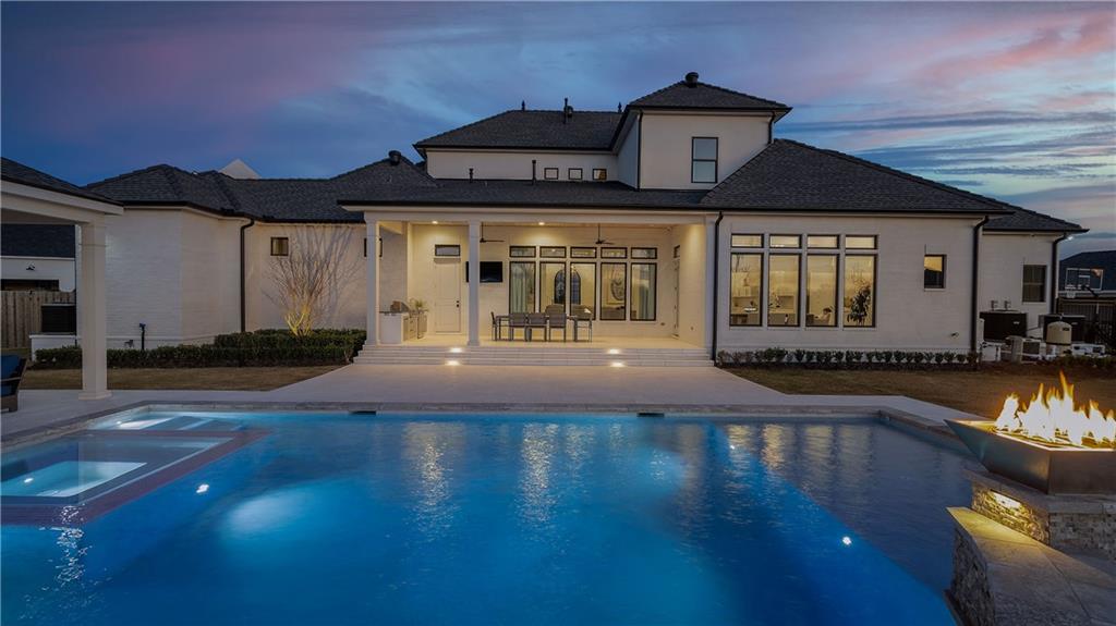 605 TALL OAKS COURT