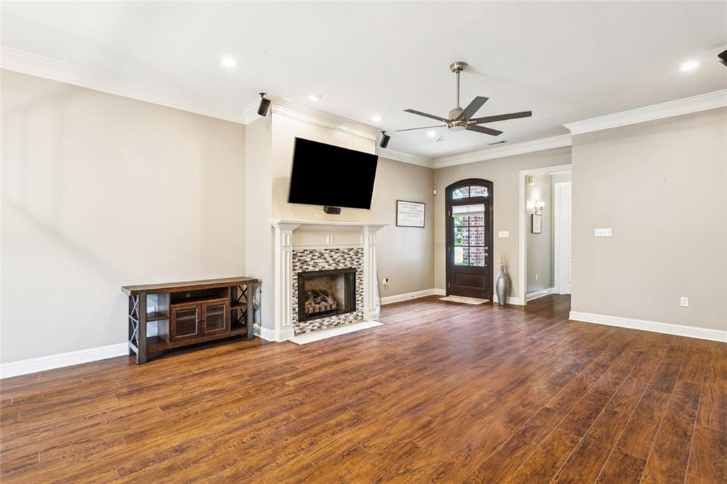 141 SAINT CALAIS Place
