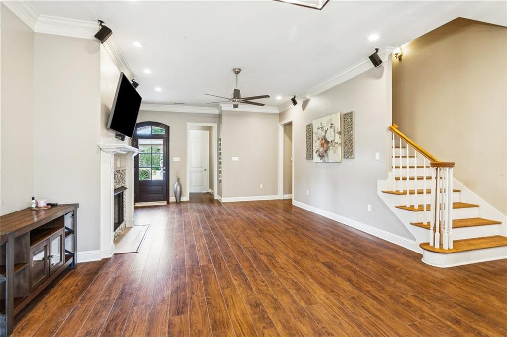 141 SAINT CALAIS Place