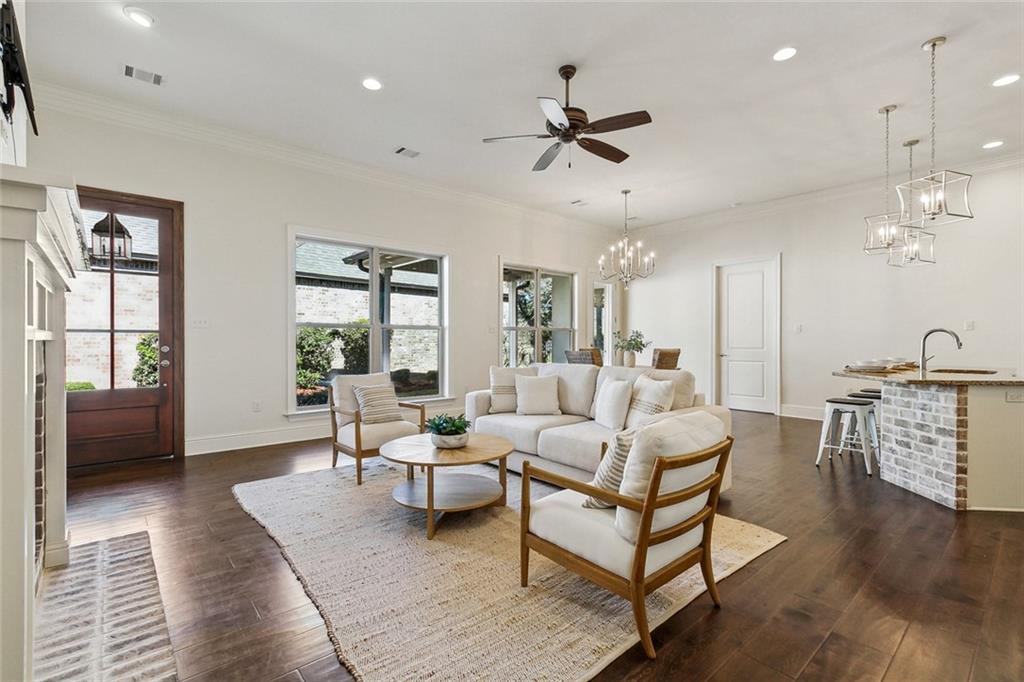 116 ST. CALAIS Place