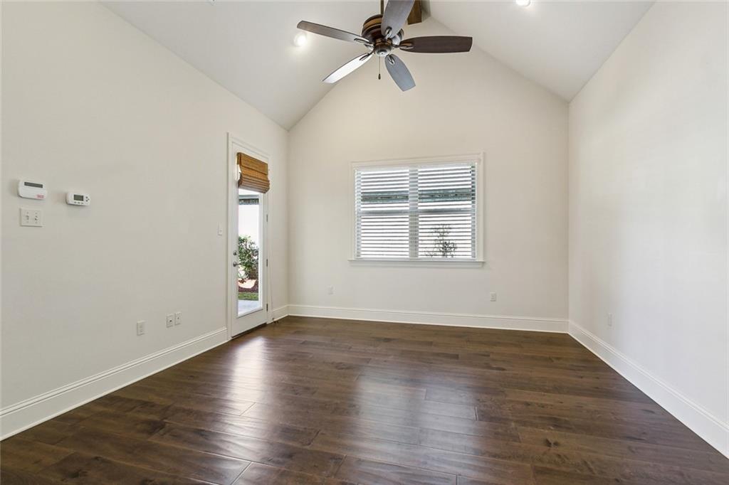116 ST. CALAIS Place