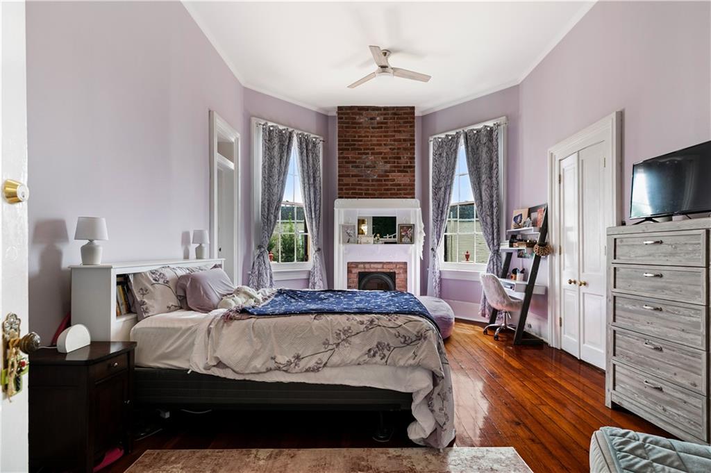 1527 SIXTH Street