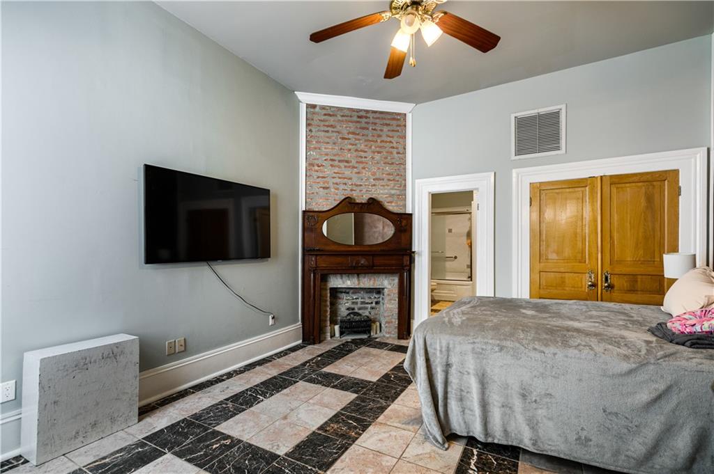 1527 SIXTH Street