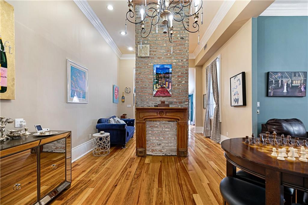 1527 SIXTH Street